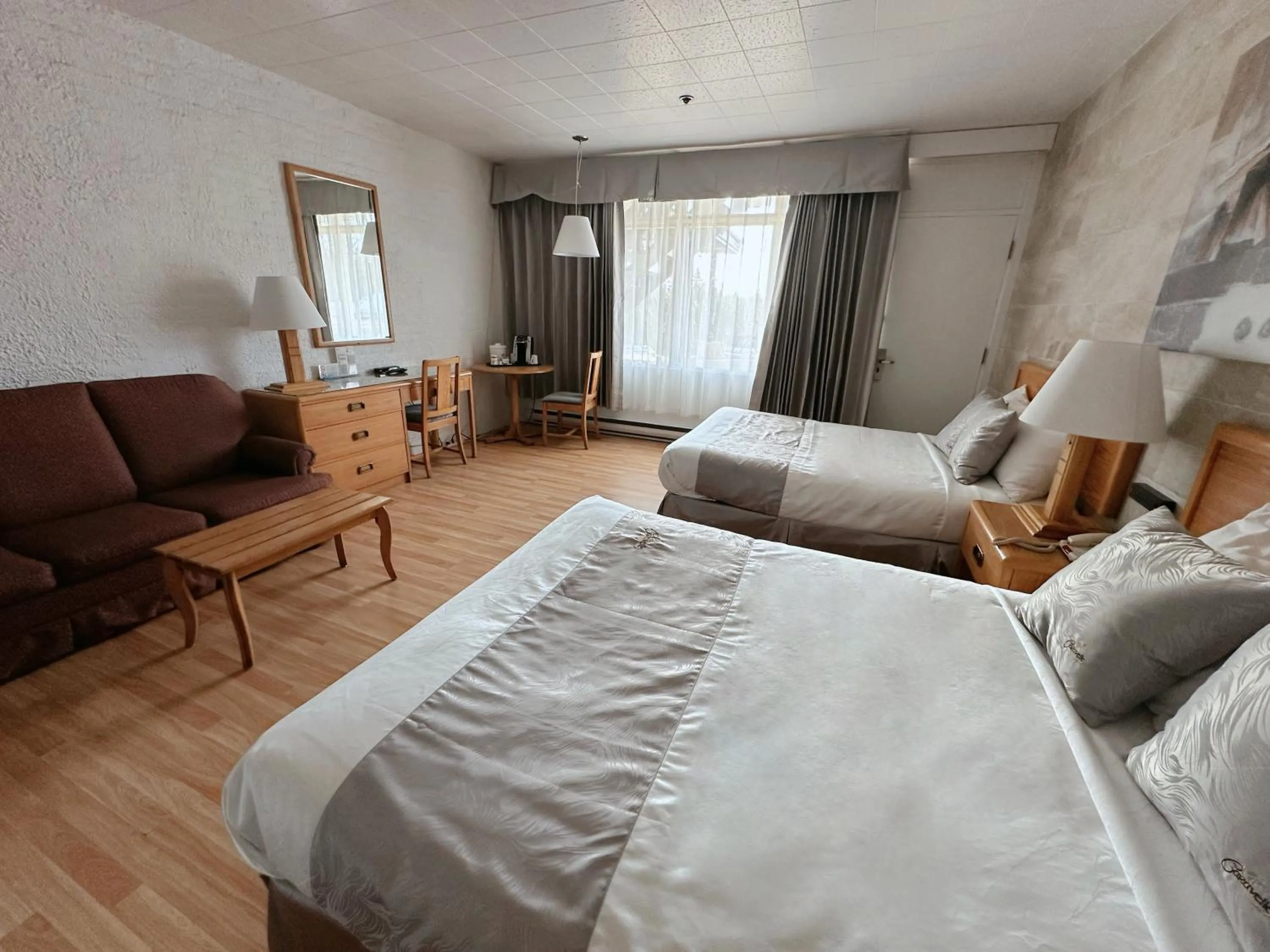 Bed in Hotel La Caravelle