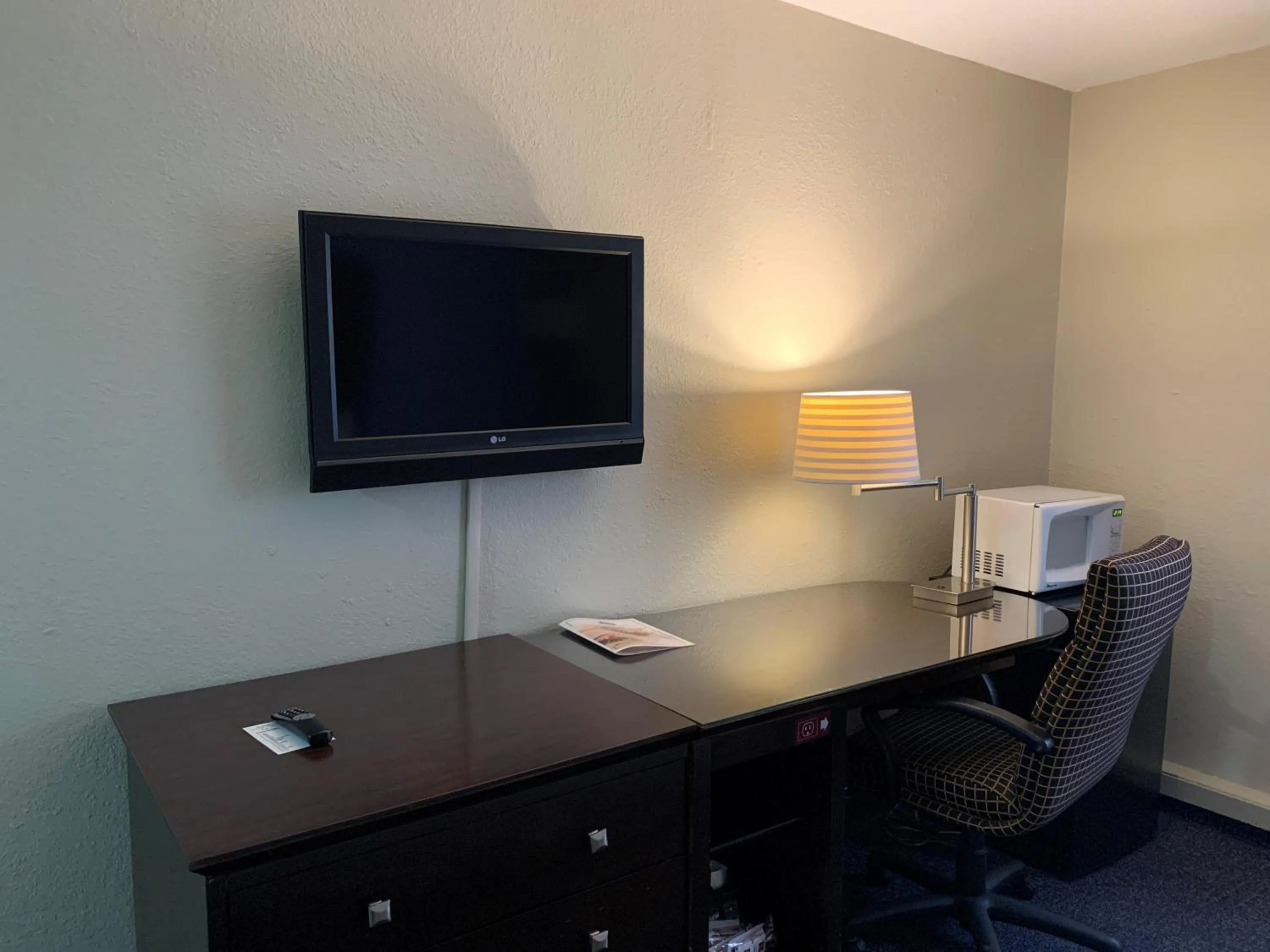 Double Room with Two Double Beds - Non-Smoking in Days Inn and Suites by Wyndham Hammond, IN