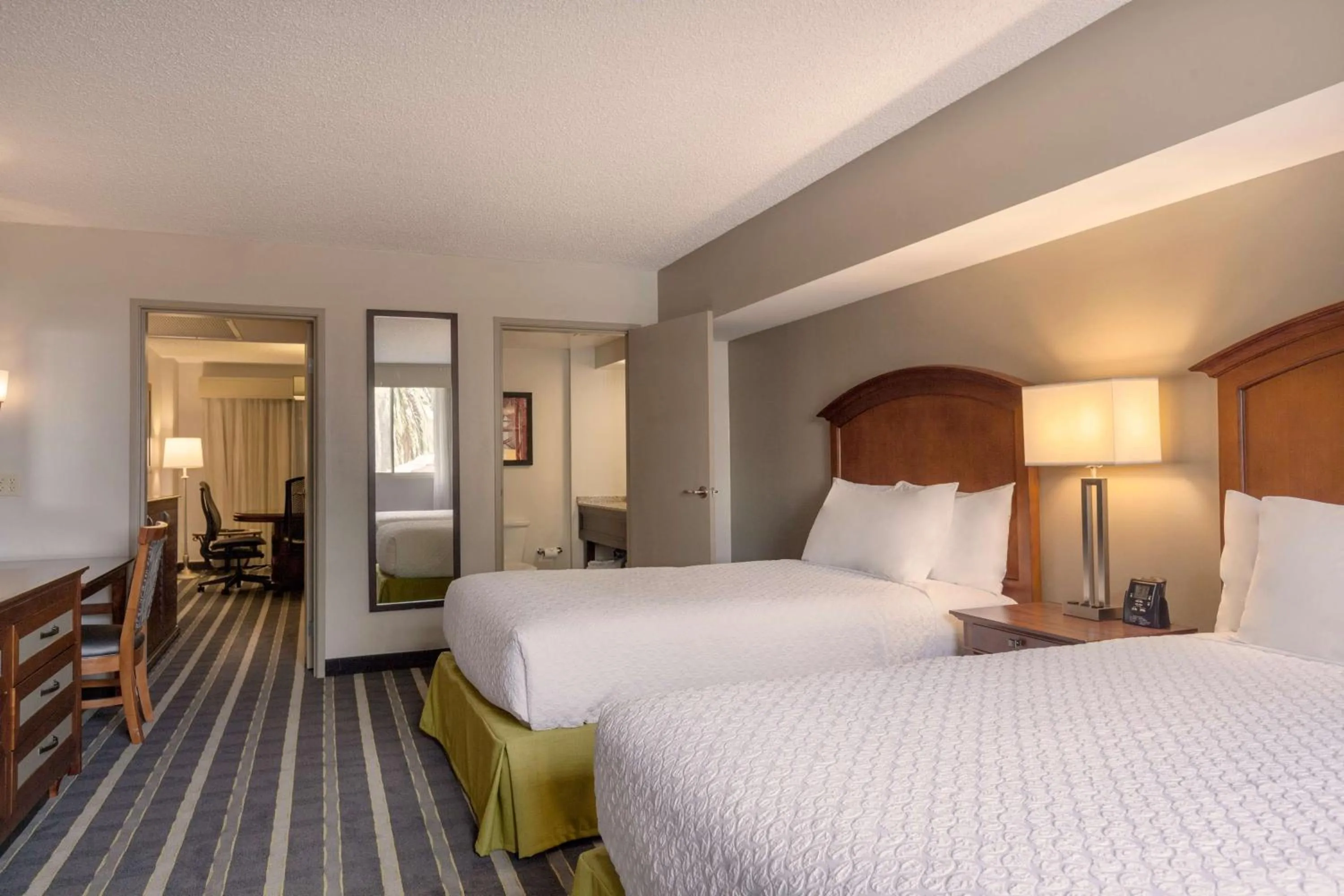 Bed in Embassy Suites San Francisco Airport Waterfront