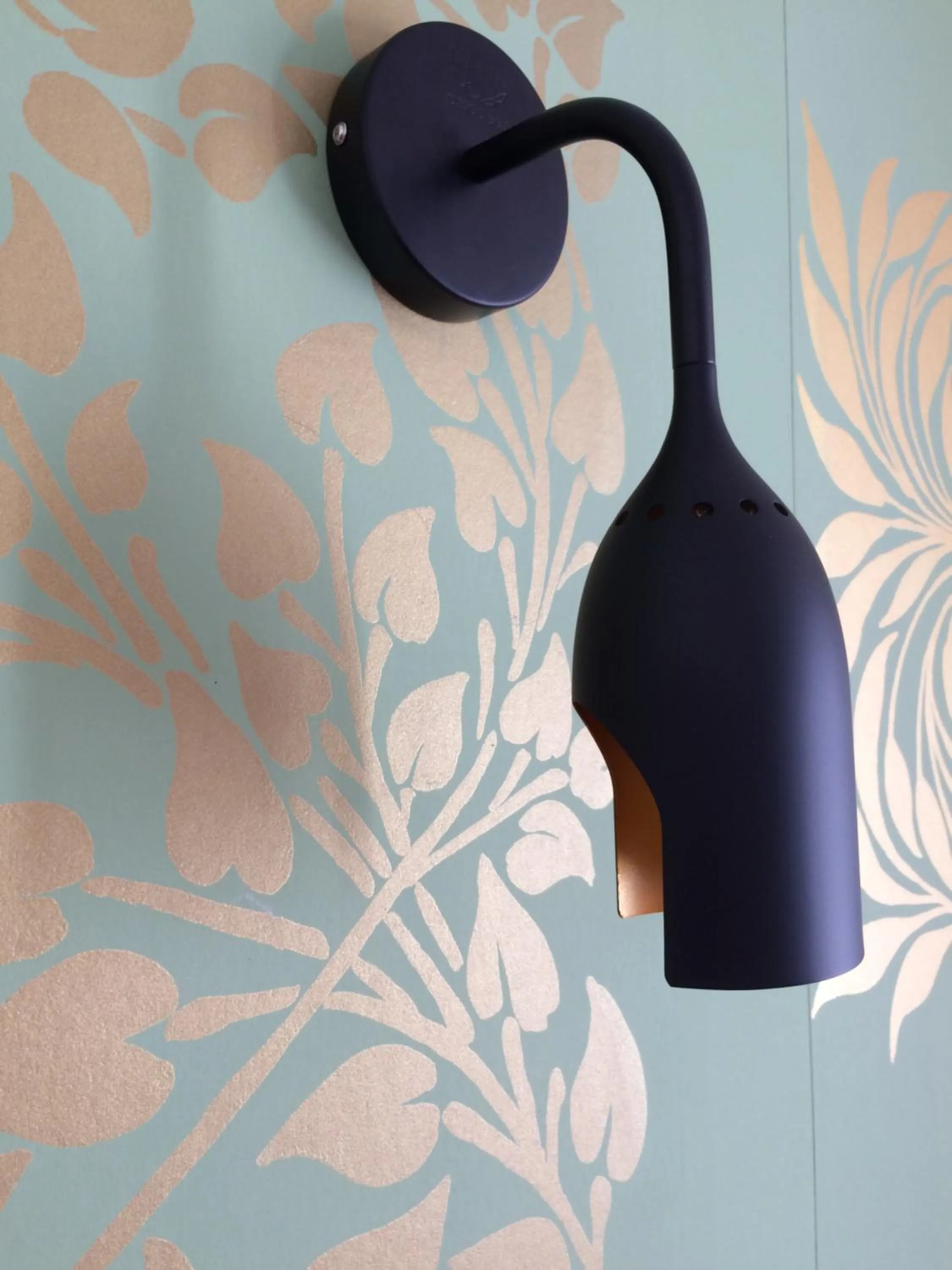 Decorative detail in Denis & Virginie - château à pied - parking gratuit