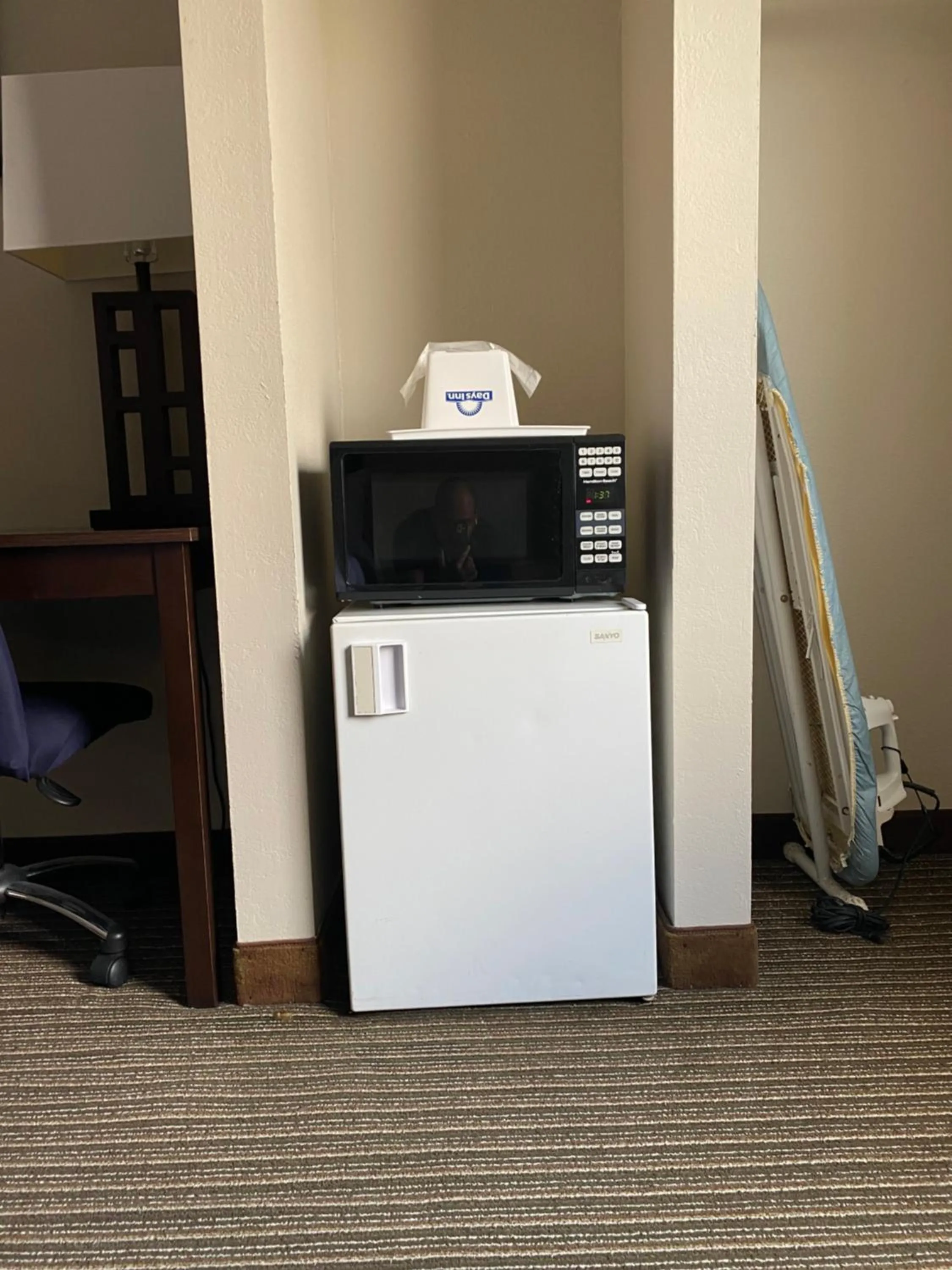minibar in Days Inn by Wyndham Perryville MO