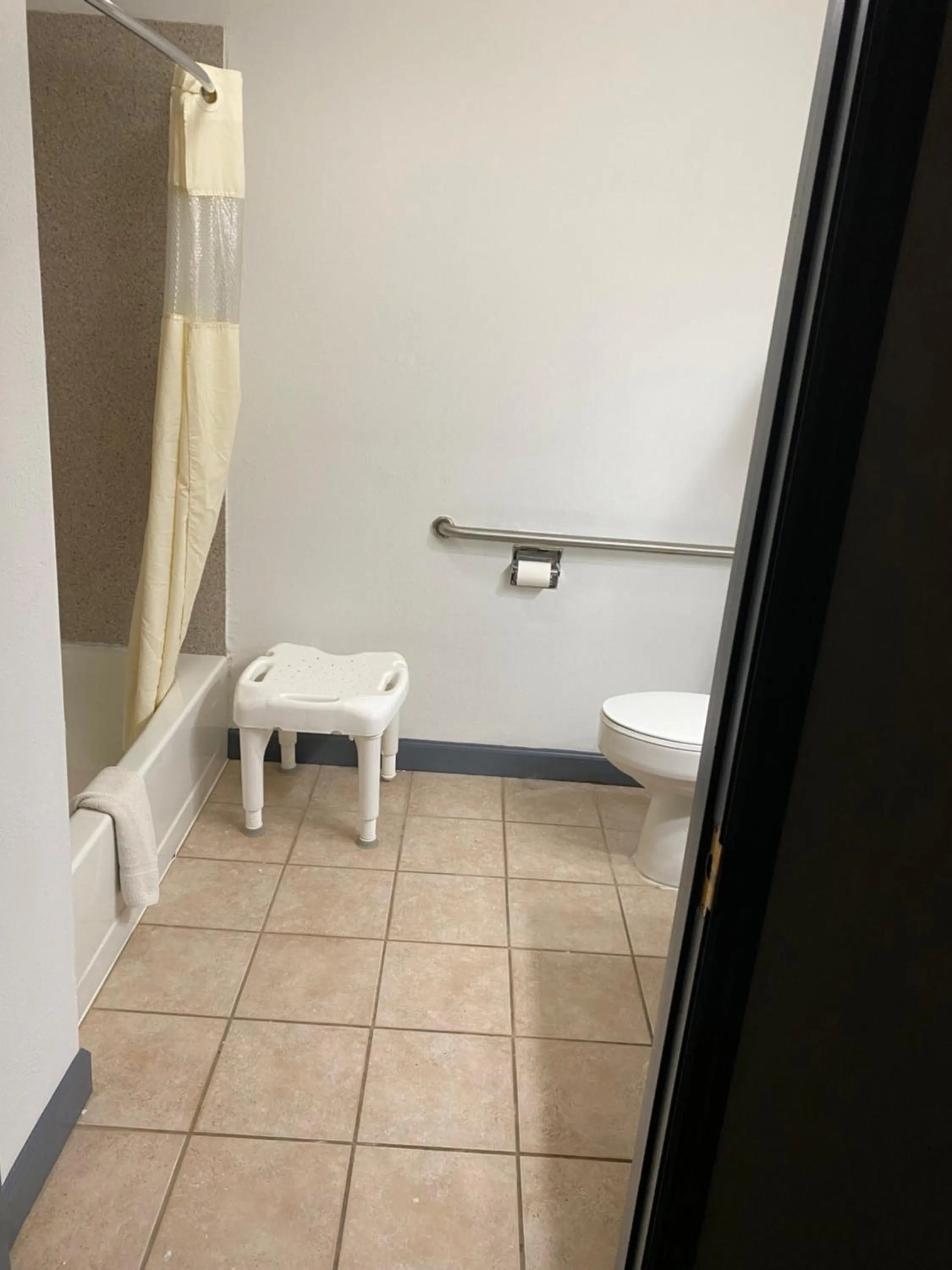 Bathroom in Days Inn by Wyndham Perryville MO