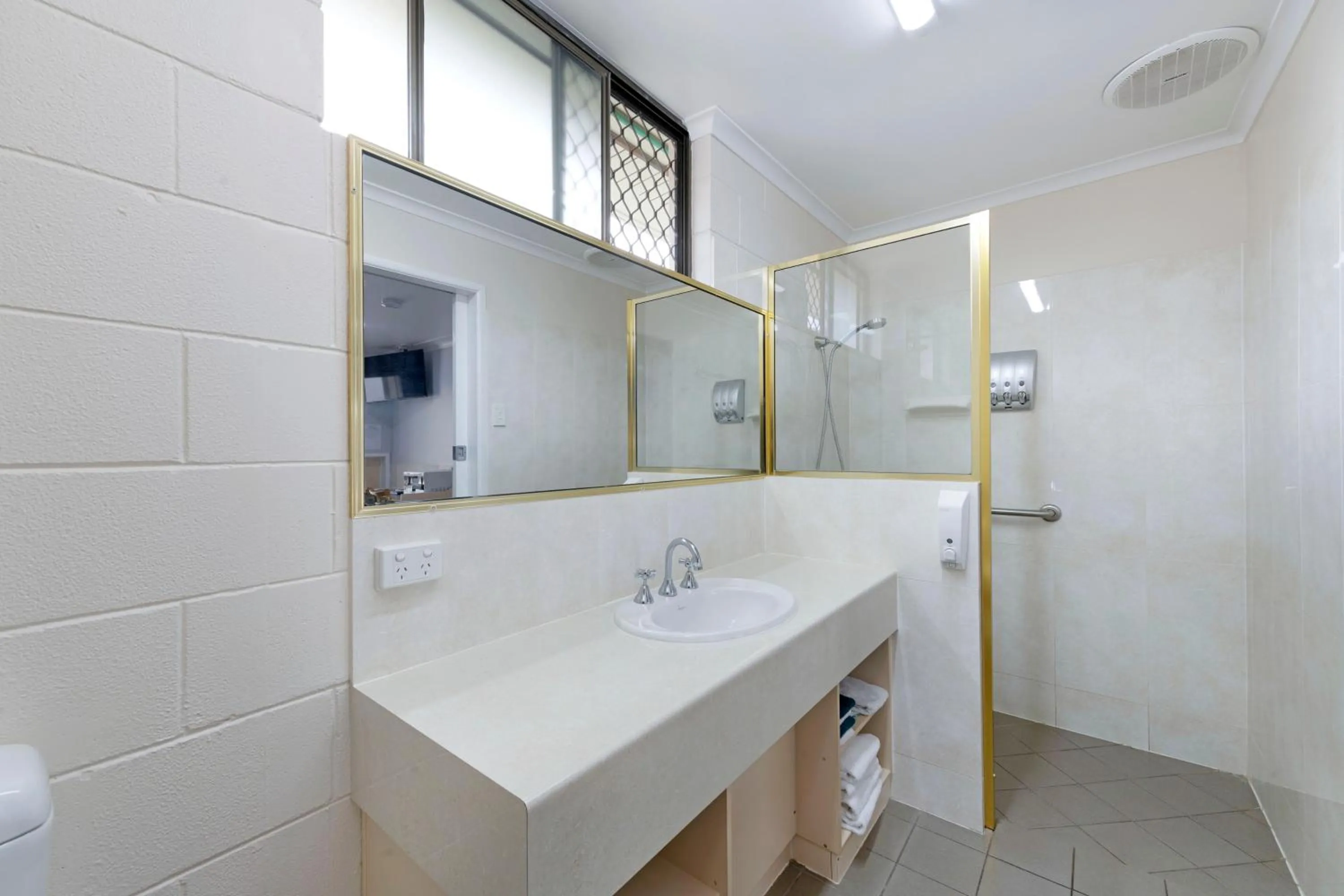 Bathroom in Best Western Bundaberg City Motor Inn