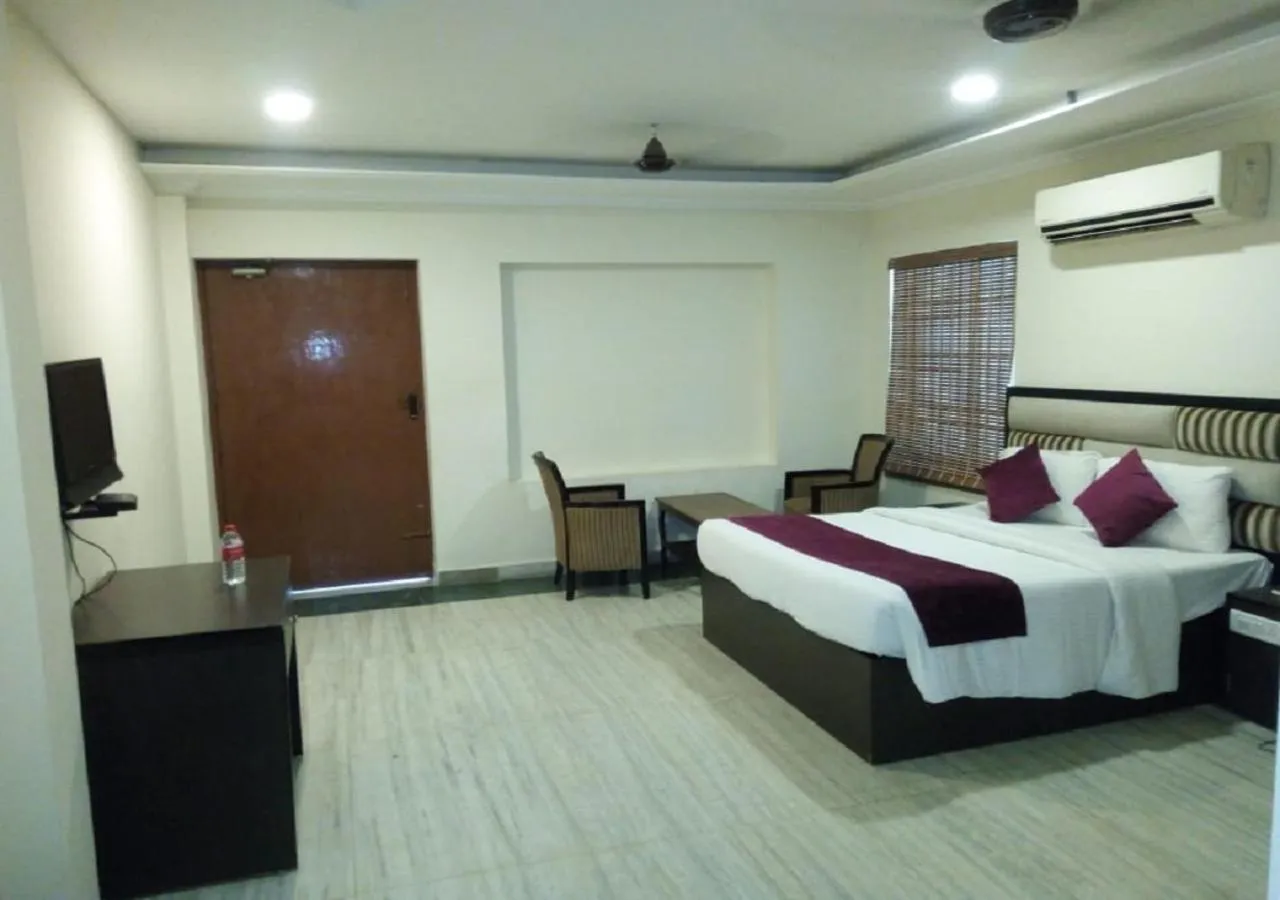 Bedroom, Bed in Mermaid Resorts & Banquets