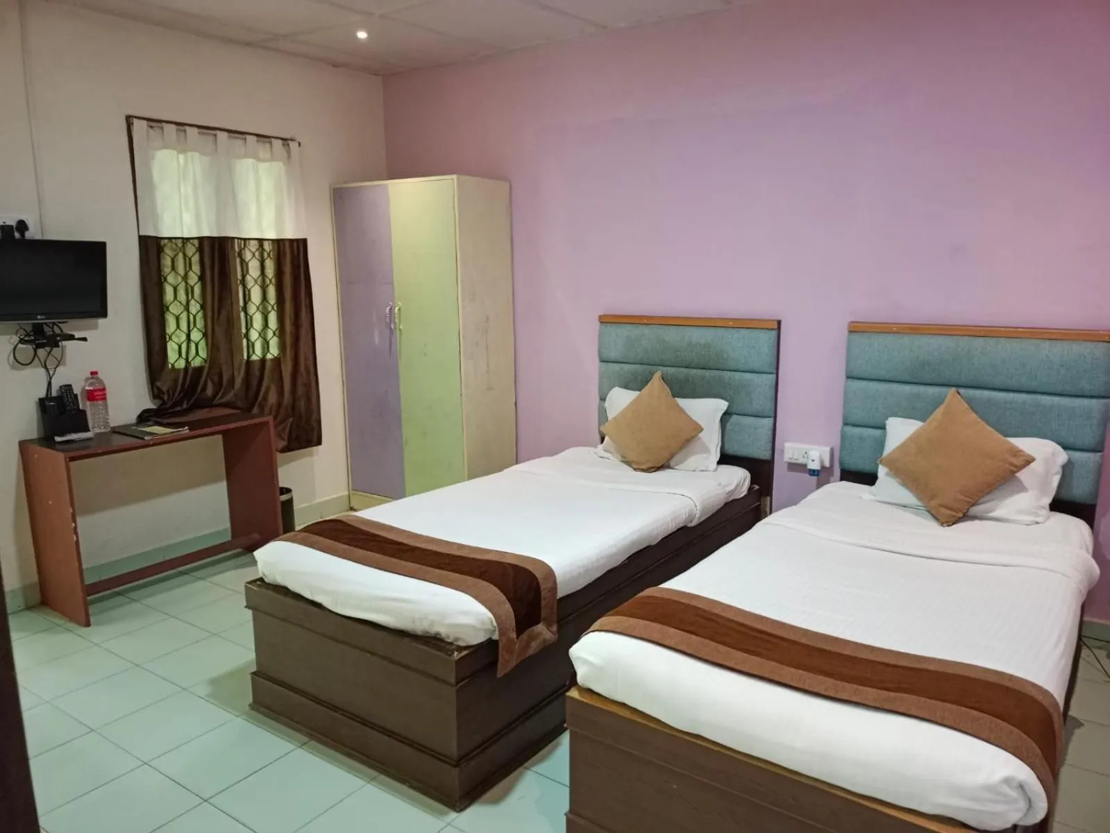 TV and multimedia, Bed in Mermaid Resorts & Banquets