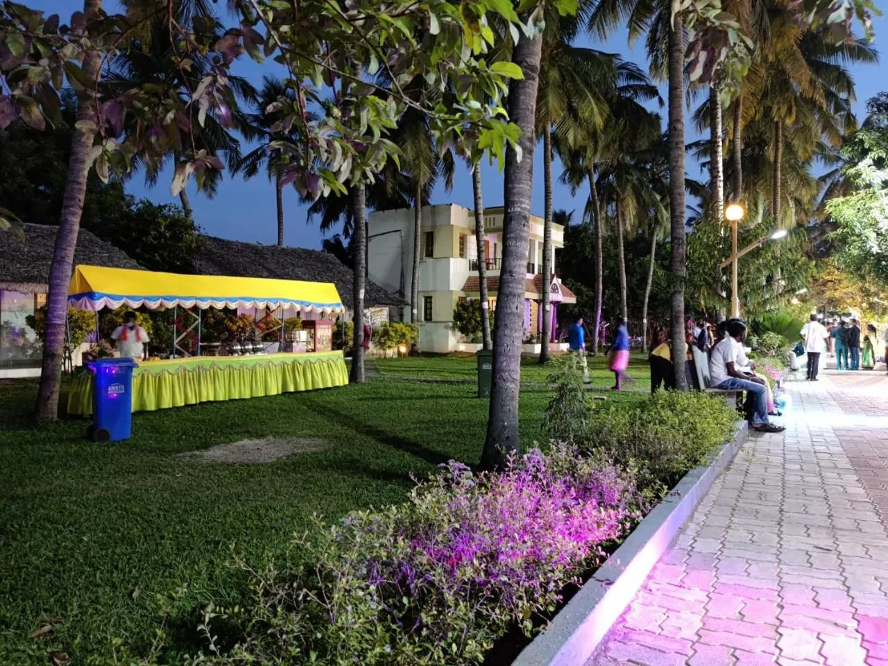 Restaurant/places to eat in Mermaid Resorts & Banquets