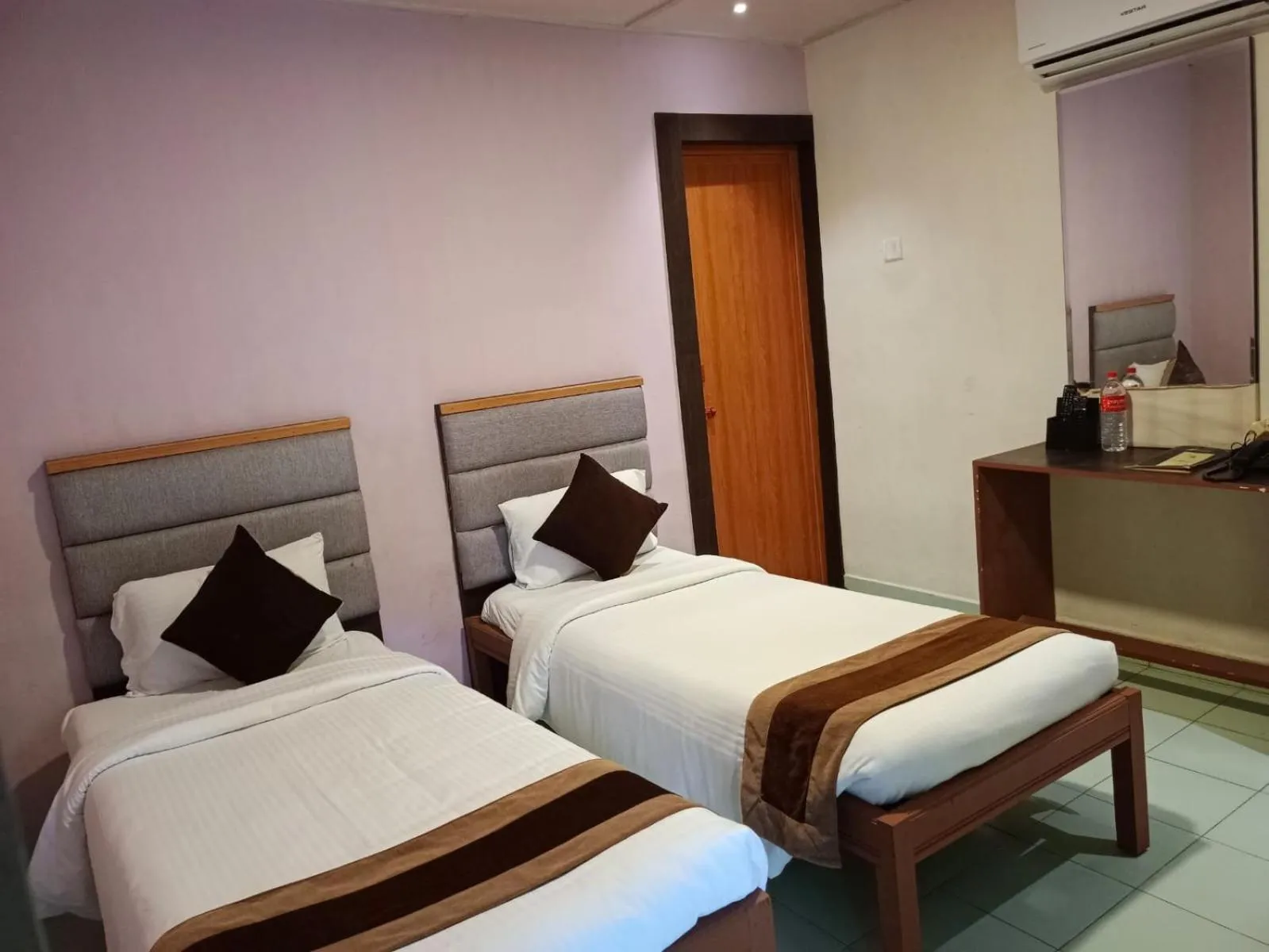 Bedroom, Bed in Mermaid Resorts & Banquets