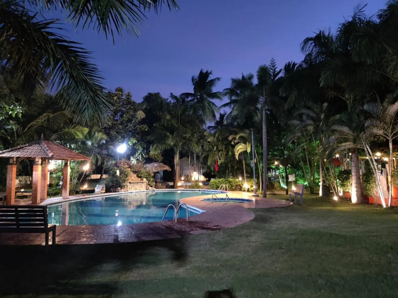 Swimming pool in Mermaid Resorts & Banquets