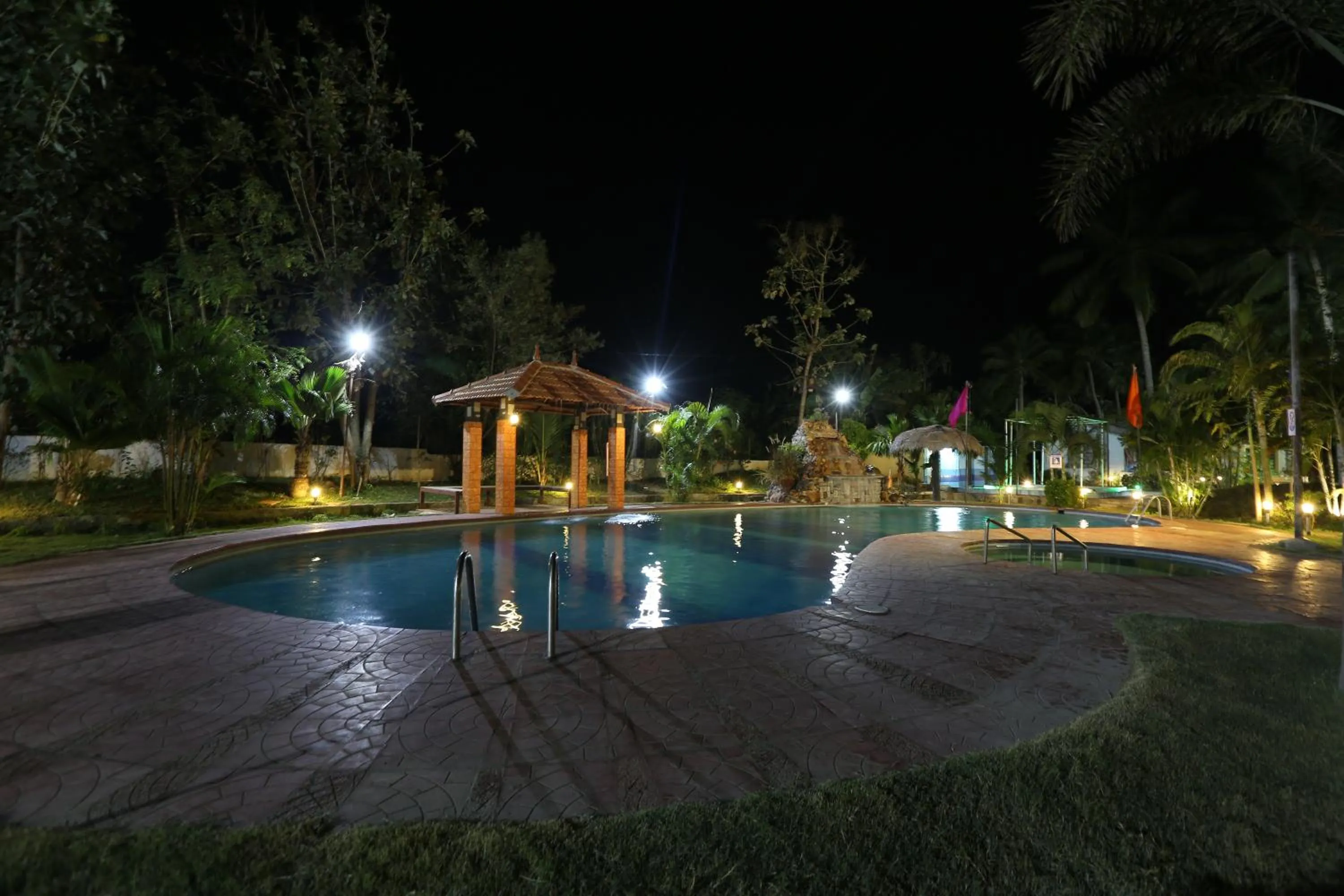 Swimming pool in Mermaid Resorts & Banquets