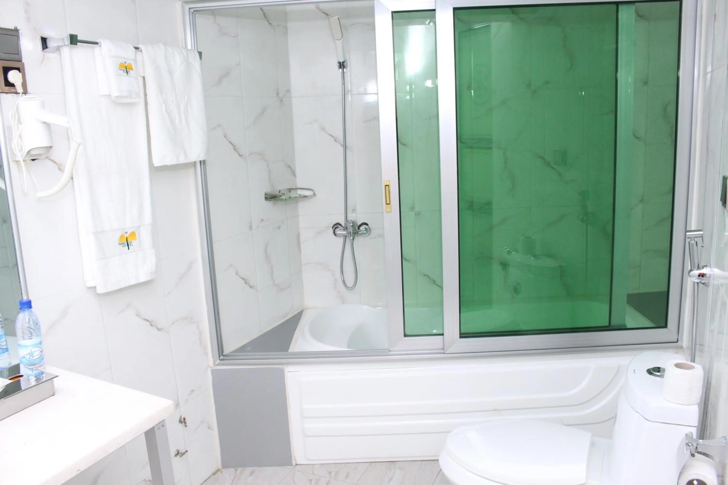 Bathroom in Paradisia Hotel