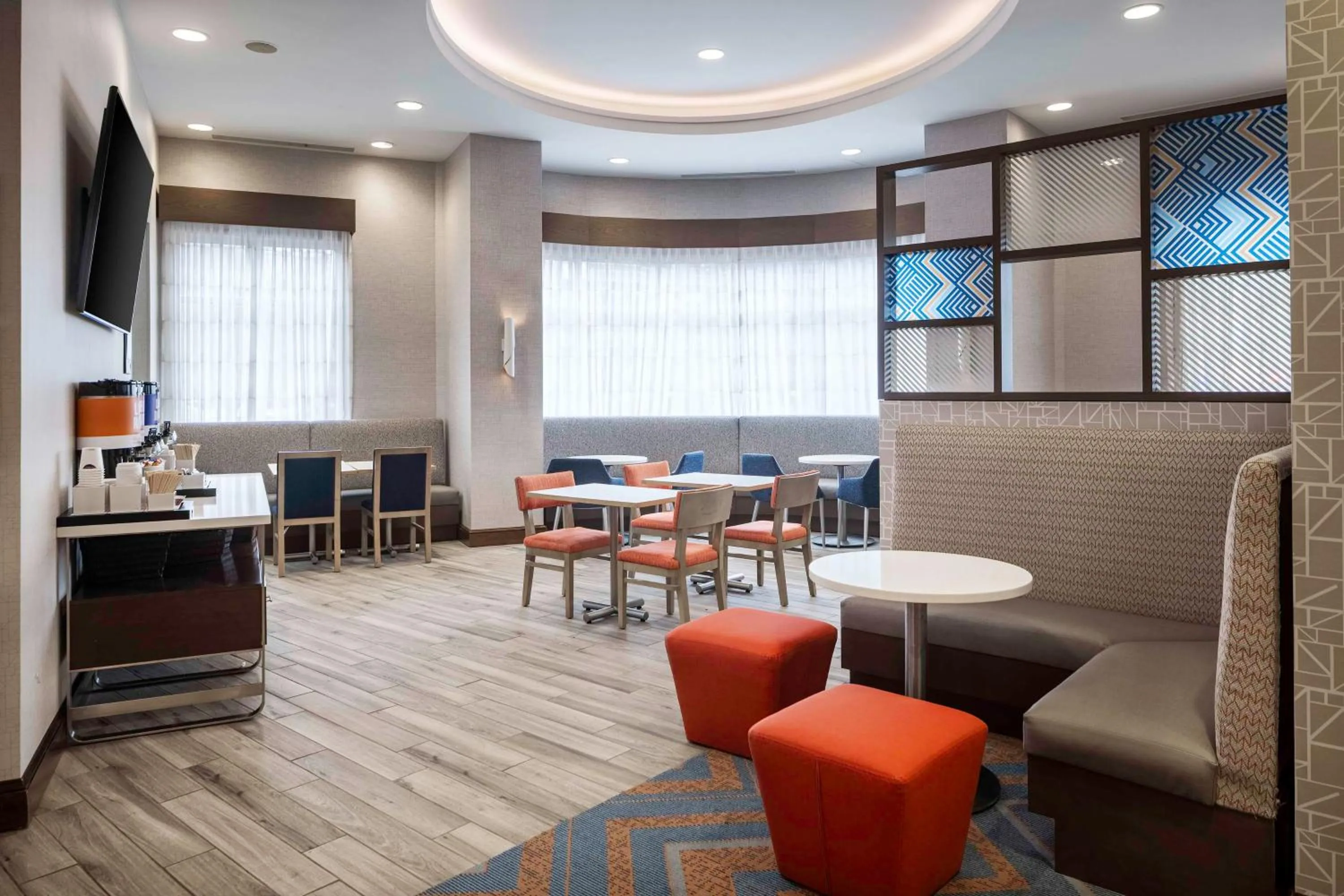 Breakfast in Hampton Inn Washington DC - Convention Center