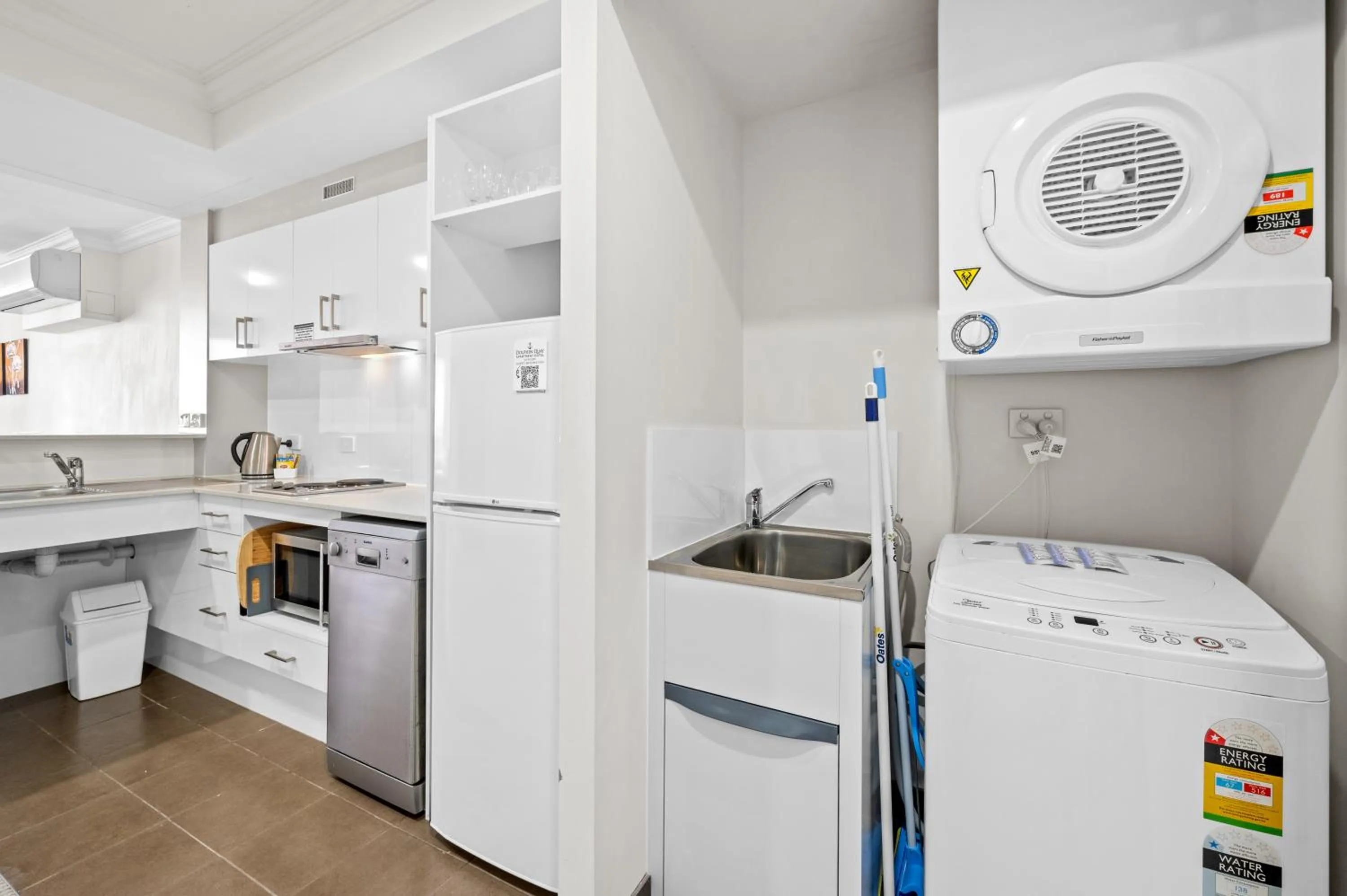 Kitchen or kitchenette in Dolphin Quay Apartments
