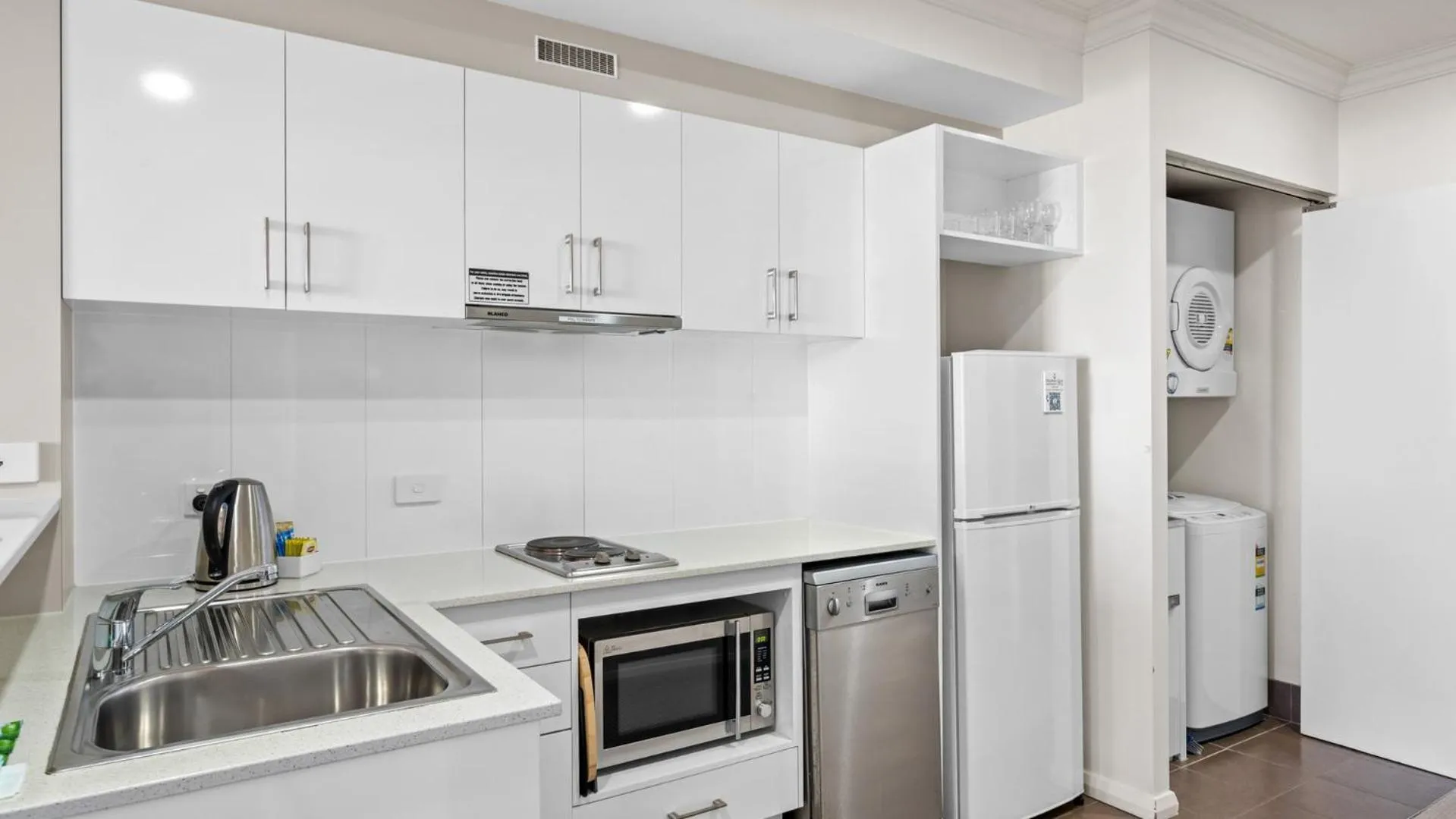 Kitchen or kitchenette in Dolphin Quay Apartments