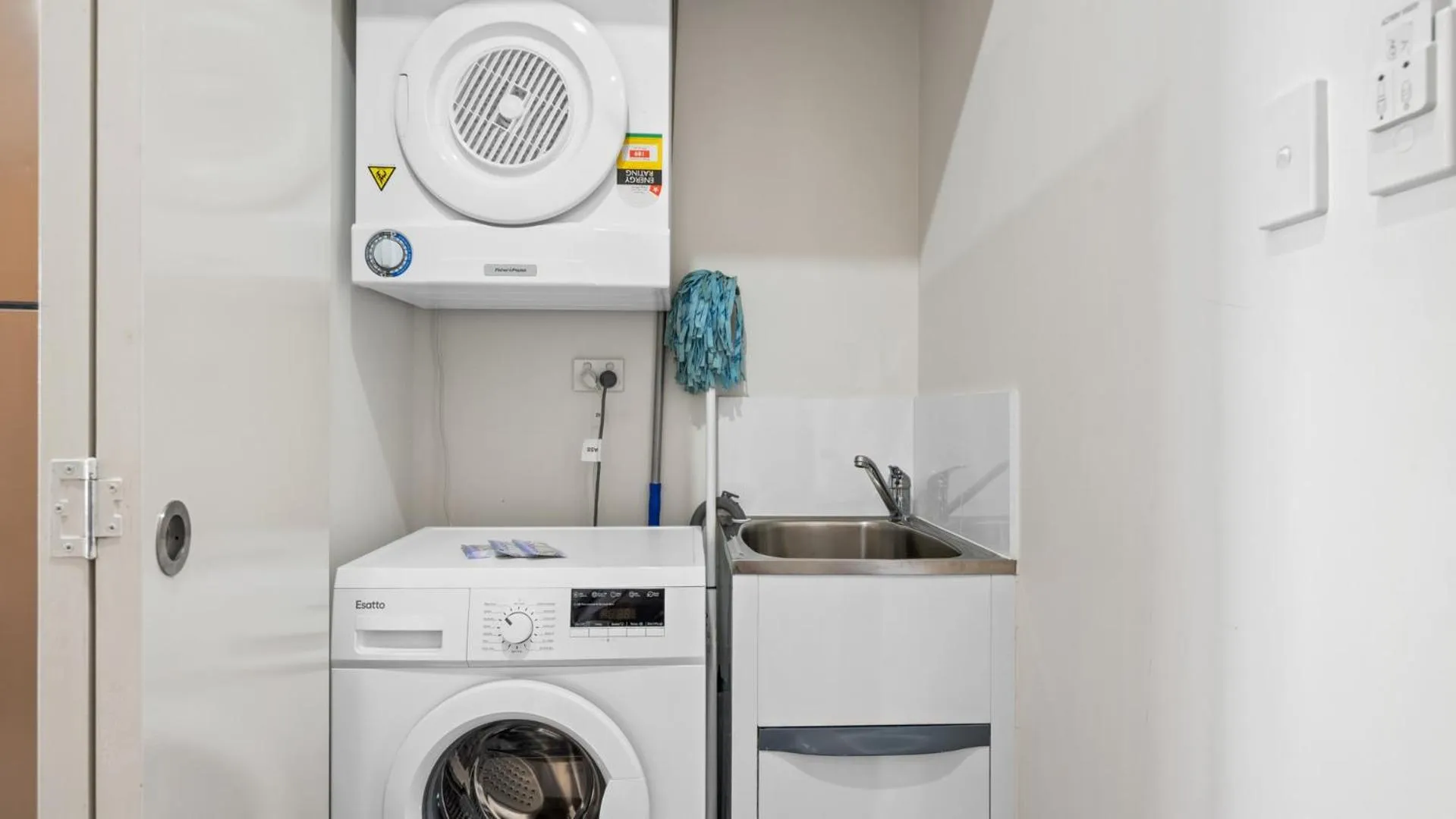 washing machine in Dolphin Quay Apartments