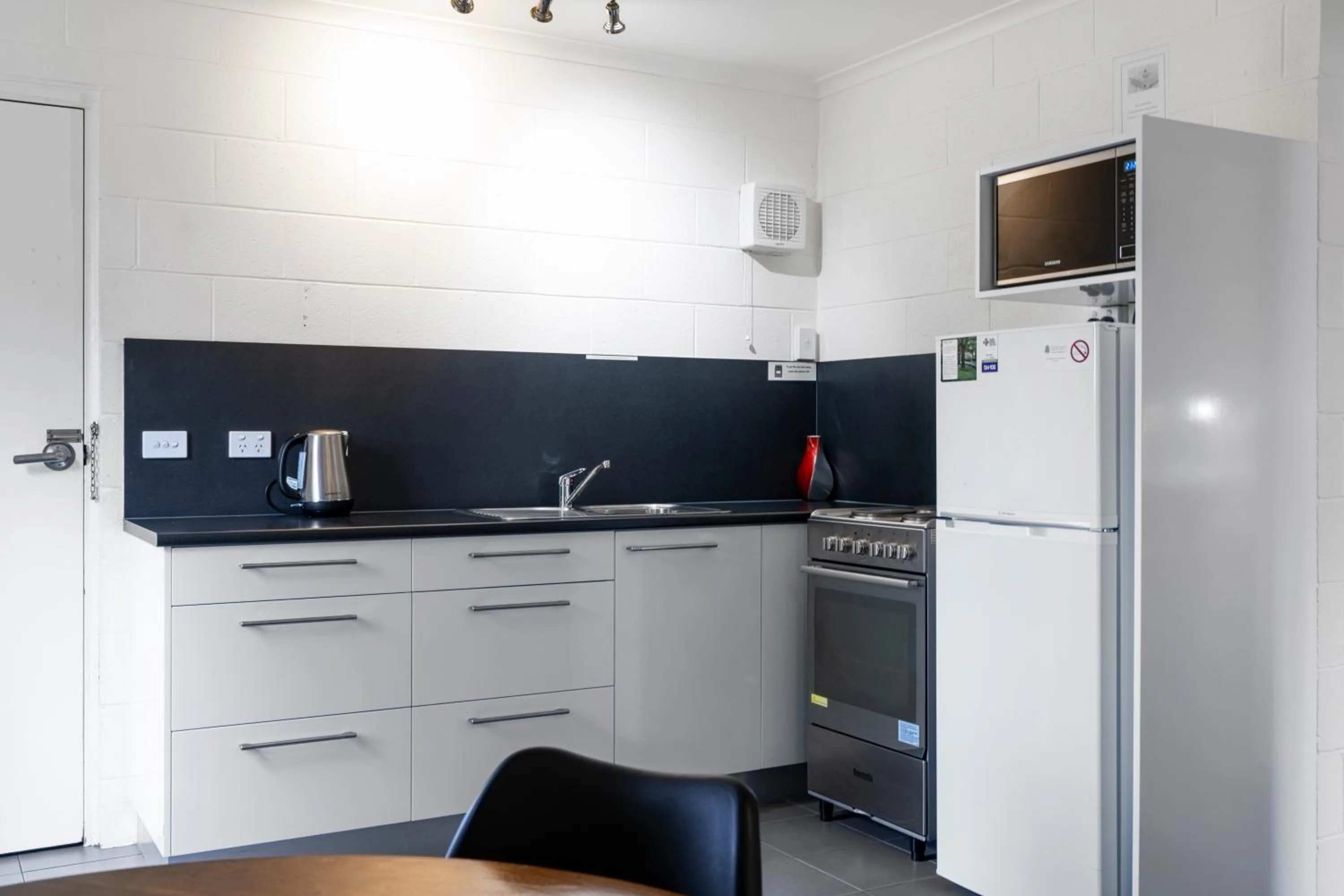 Kitchen or kitchenette in Graham Apartments