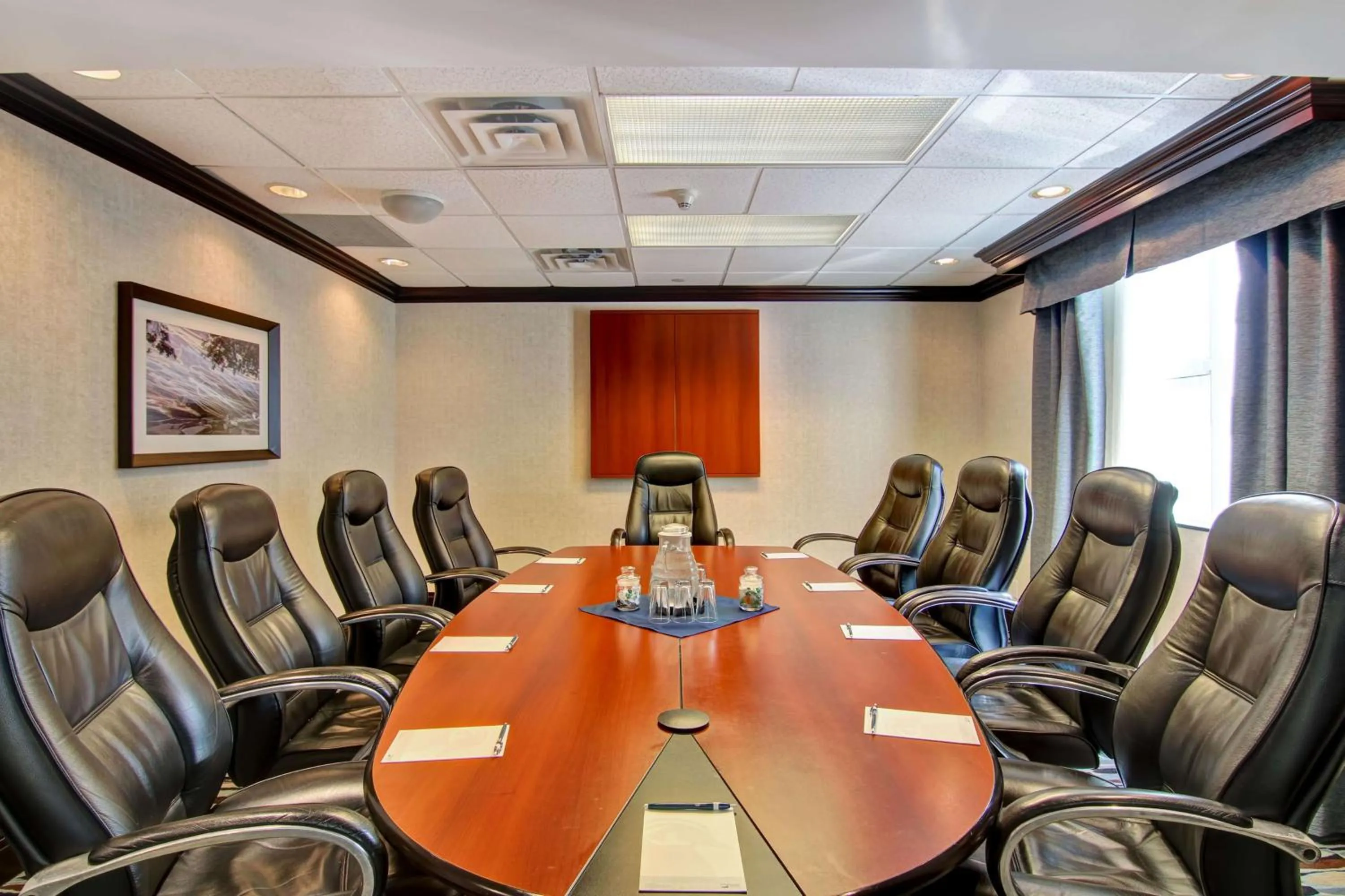 Meeting/conference room in Homewood Suites by Hilton Toronto Mississauga