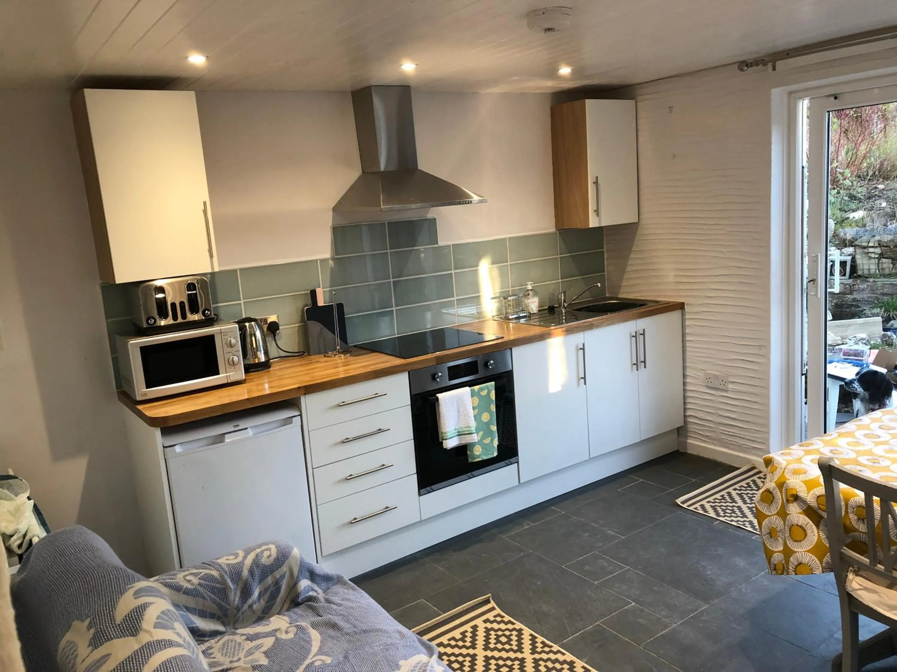 Kitchen or kitchenette in Priory Cottage Bodmin