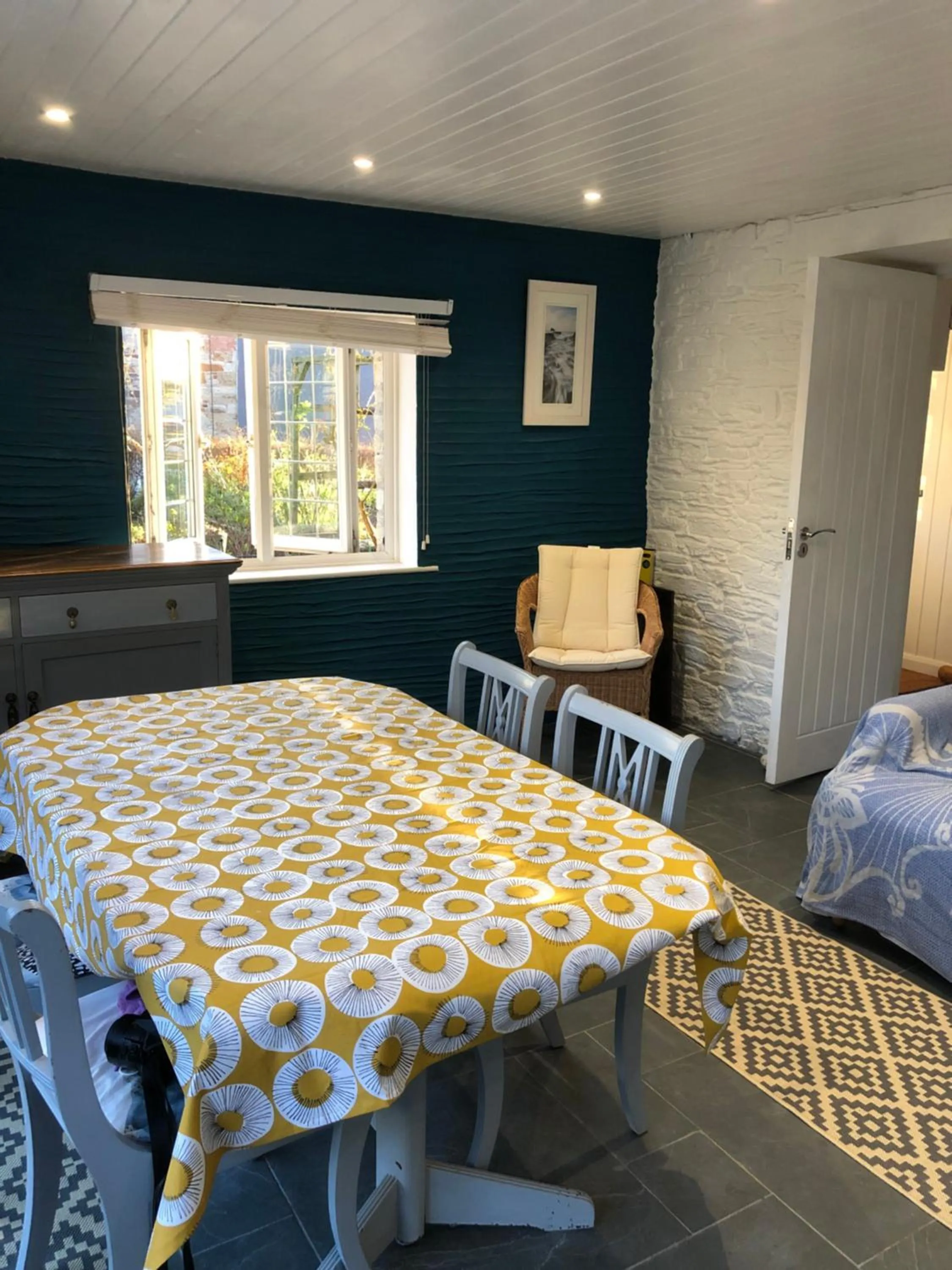 Kitchen or kitchenette, Bed in Priory Cottage Bodmin