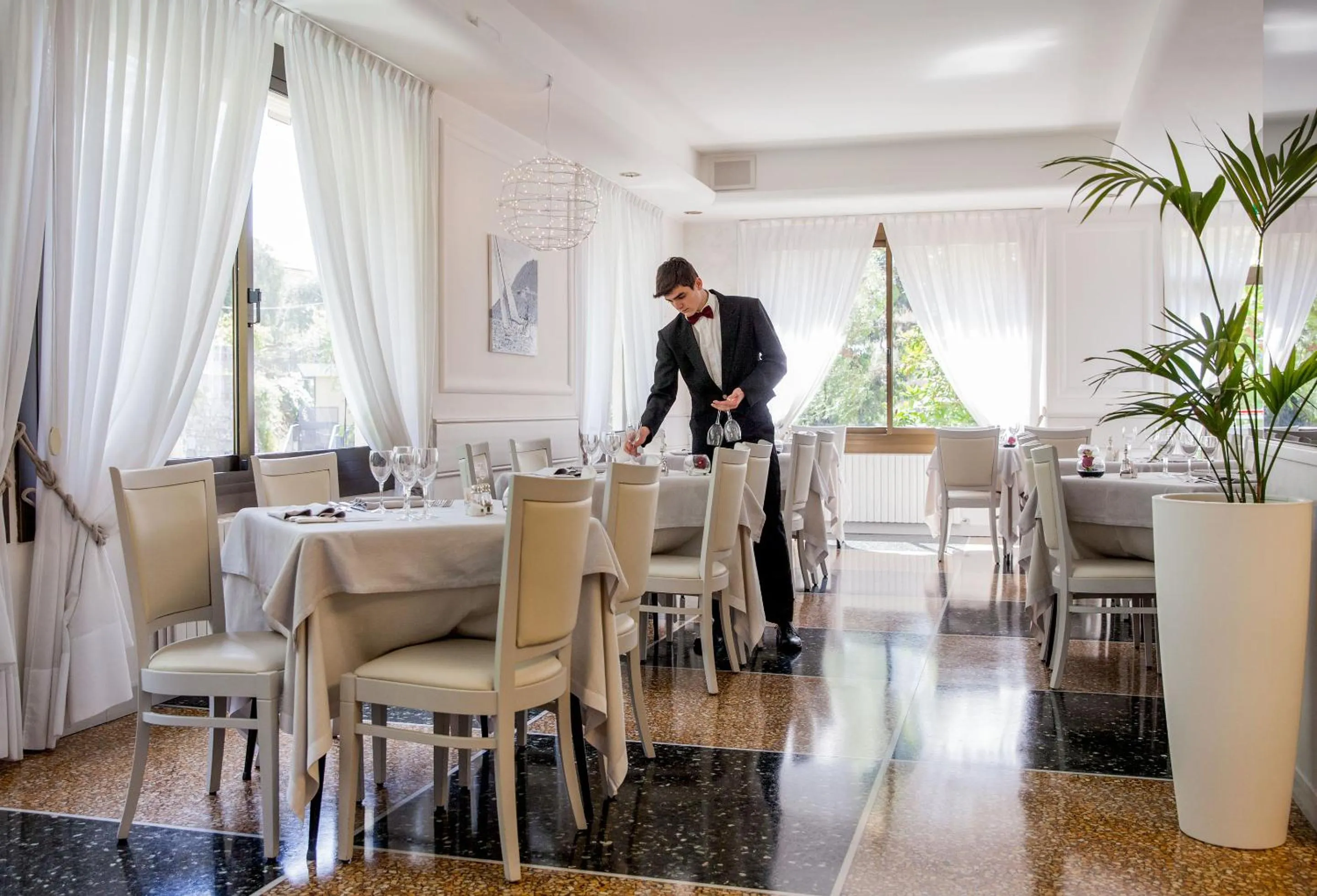 Restaurant/places to eat in Hotel Mediterraneo
