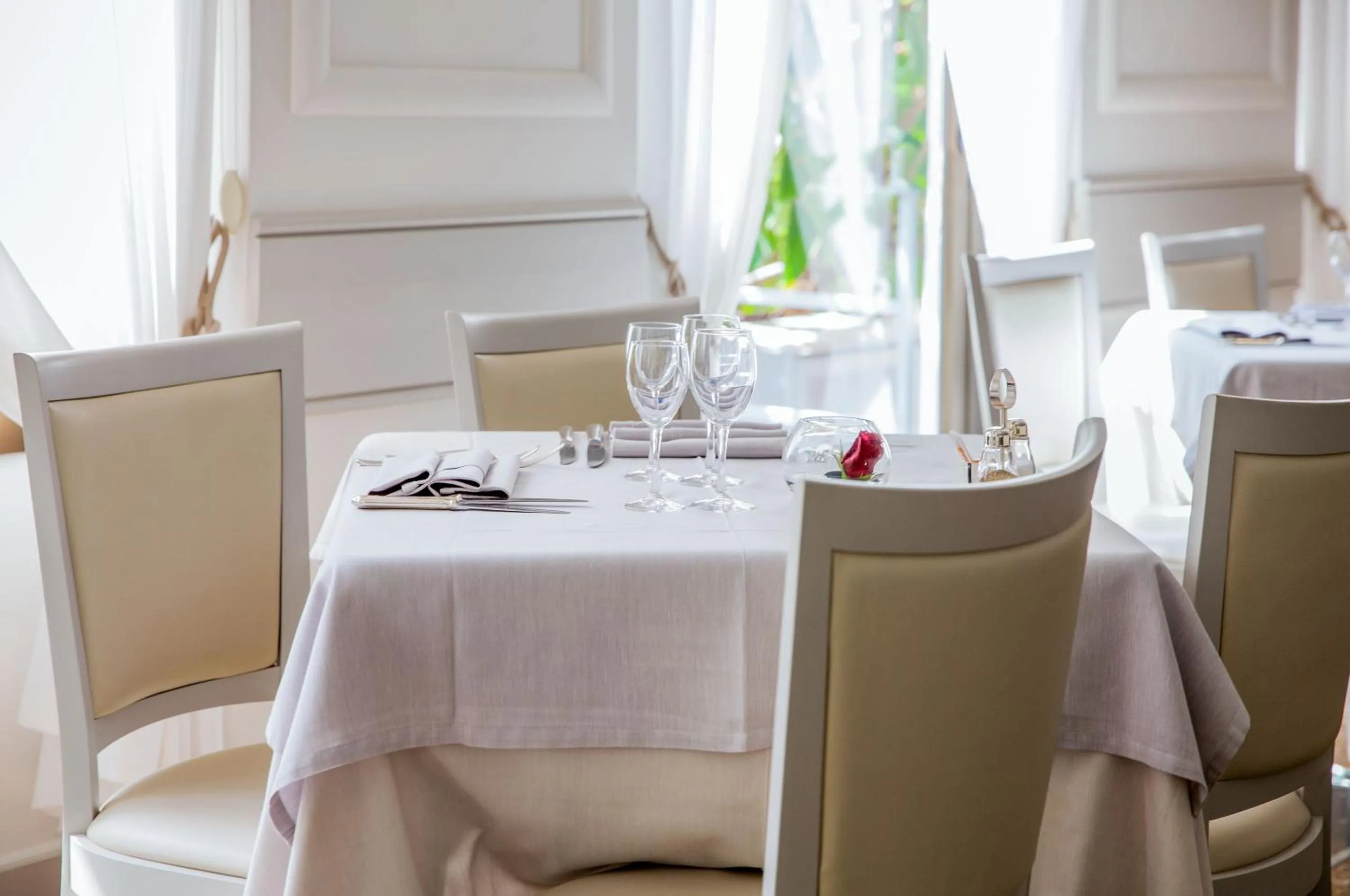 Restaurant/places to eat in Hotel Mediterraneo
