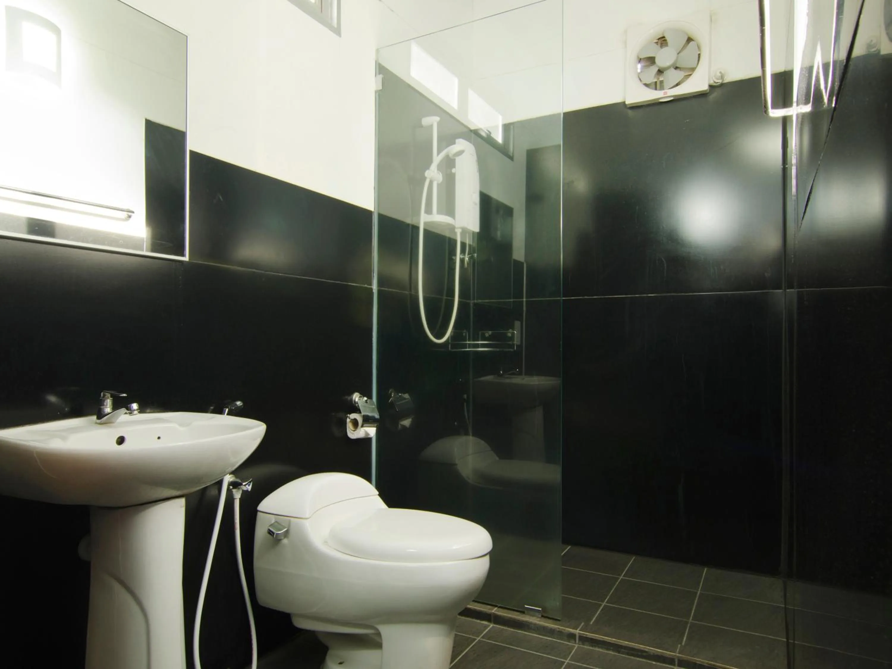 Shower in Casa Fina Fine Homes