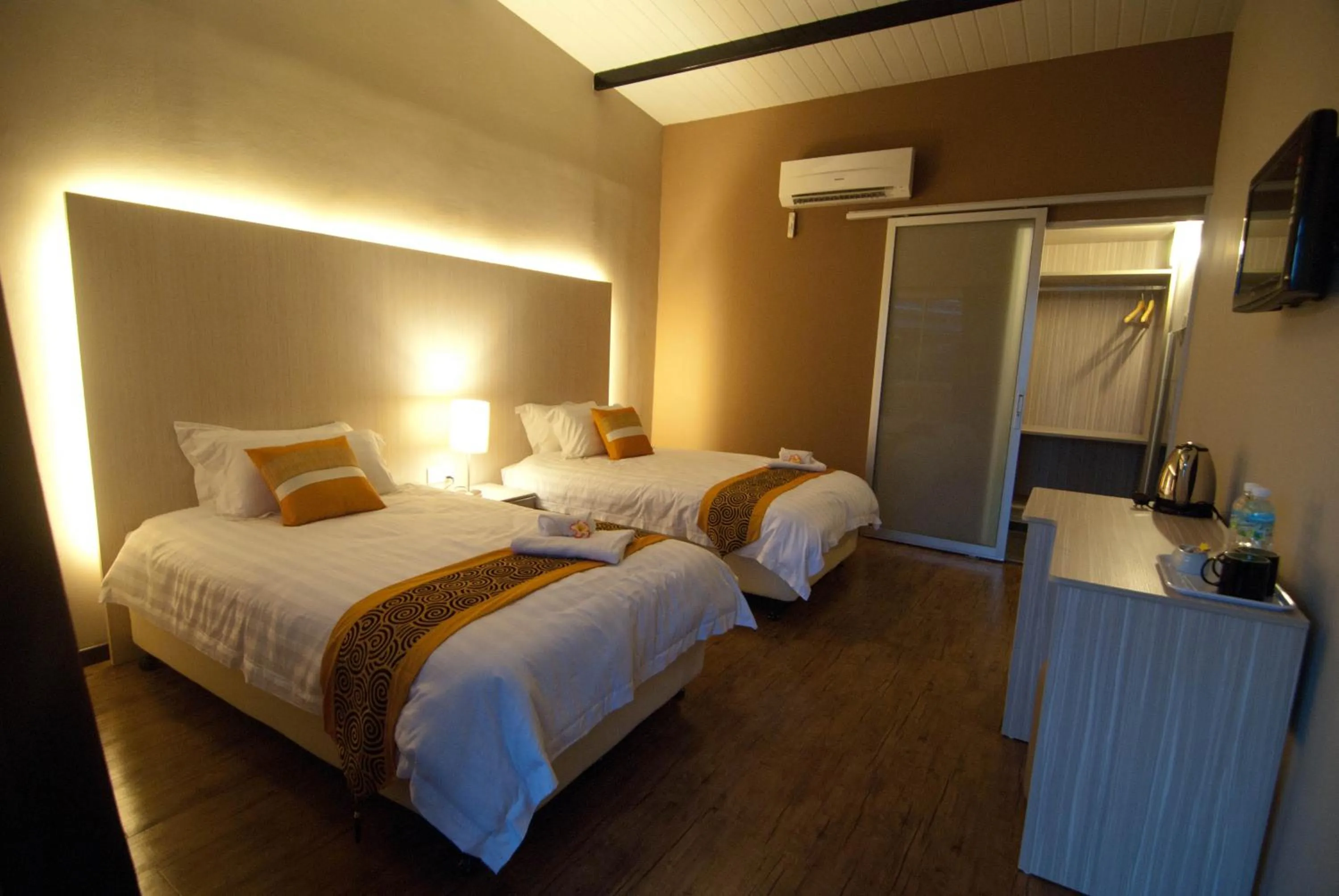 Kitchen or kitchenette, Bed in Casa Fina Fine Homes