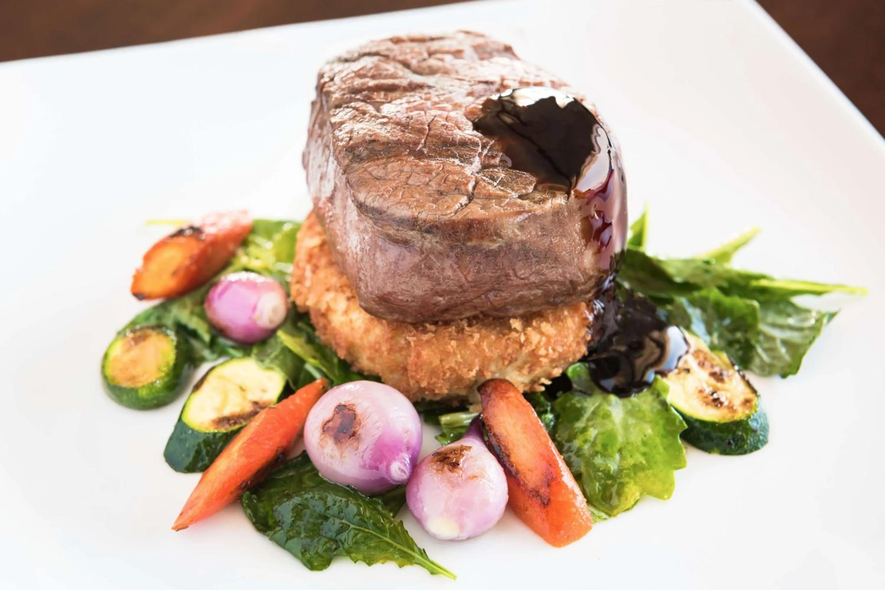 Restaurant/places to eat in Hilton San Diego Airport/Harbor Island