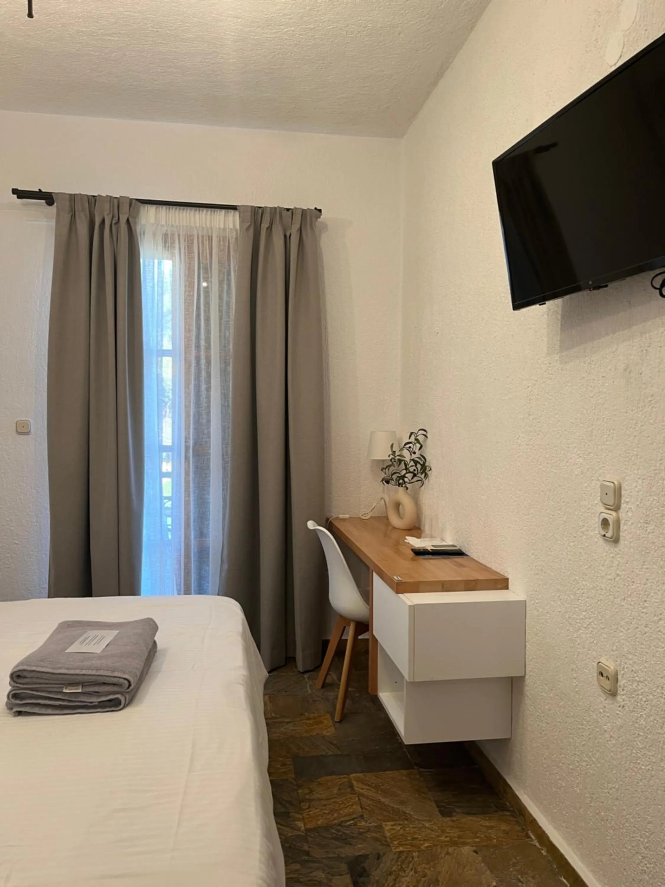 Bed in Panormos Beach Hotel Skopelos