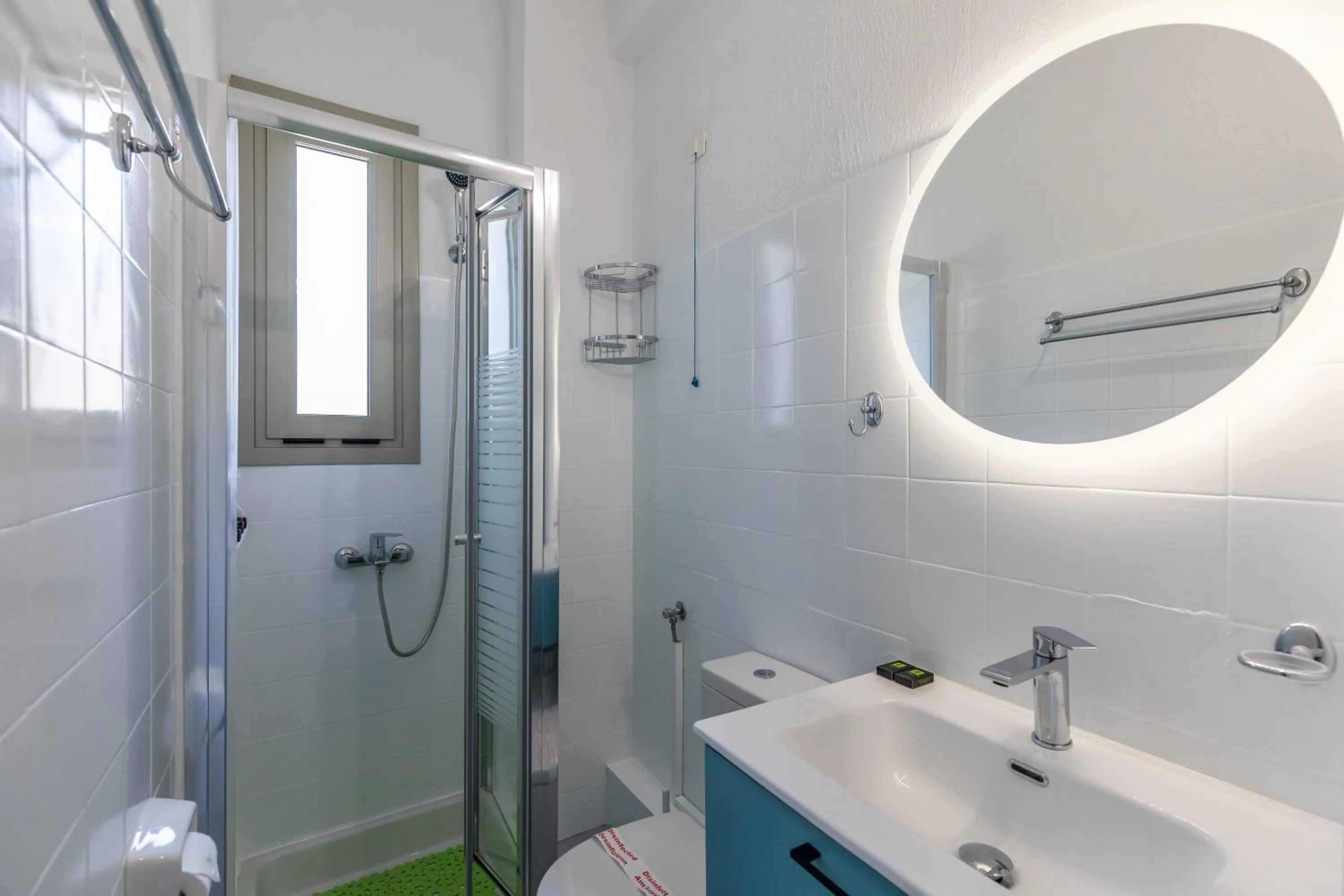 Shower in Panormos Beach Hotel Skopelos