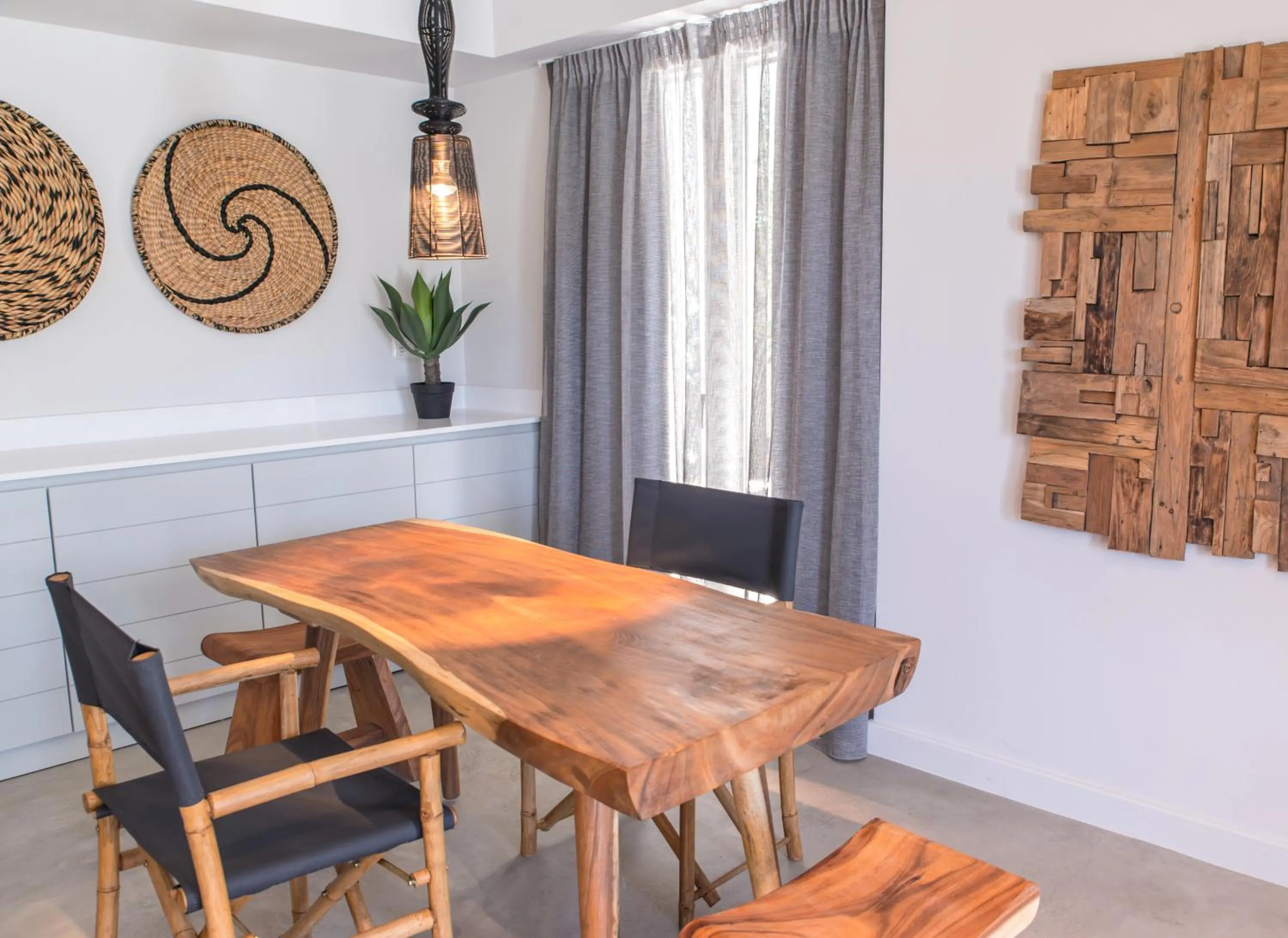 Dining area in Crystal Waters