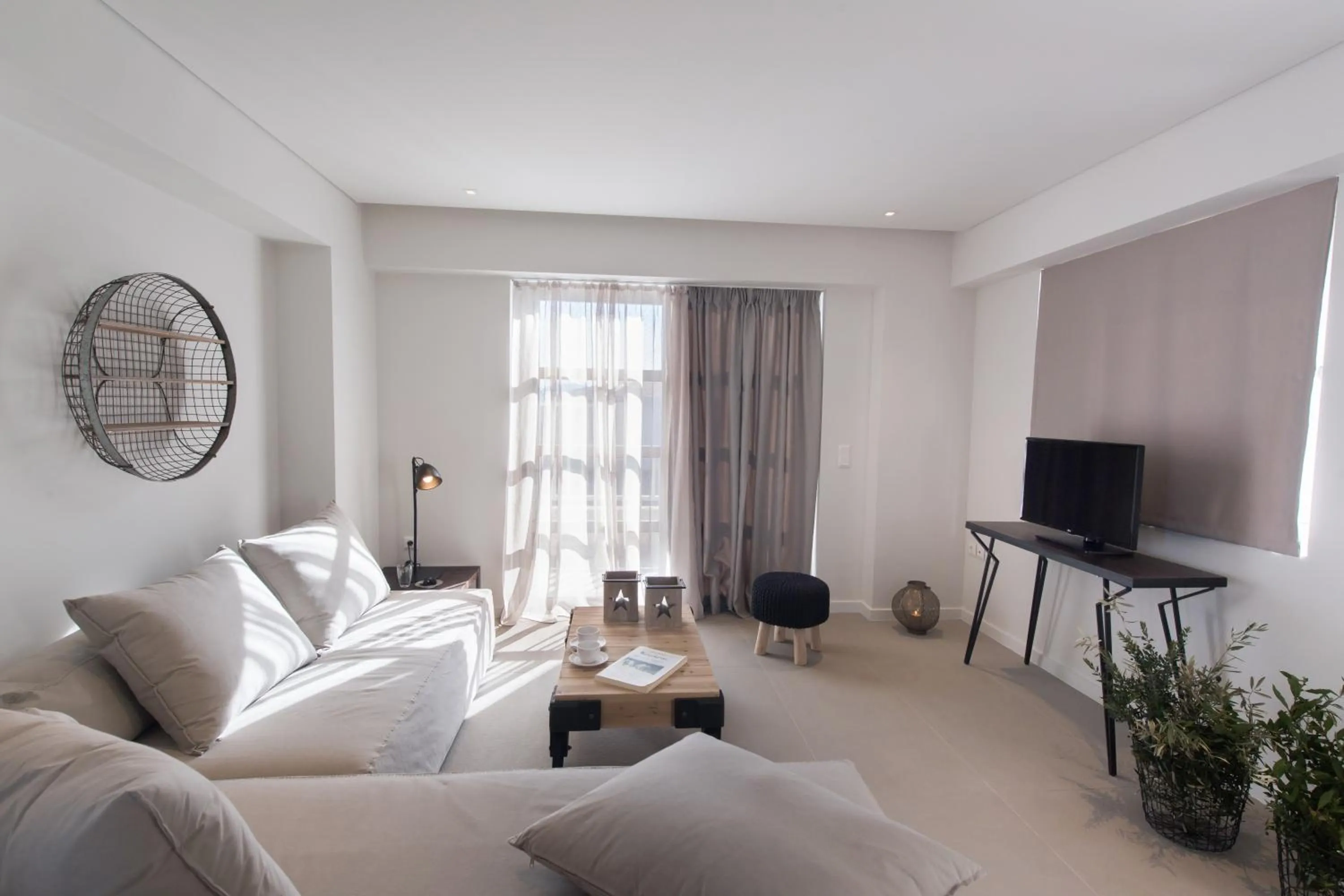 Seating area in Crystal Waters