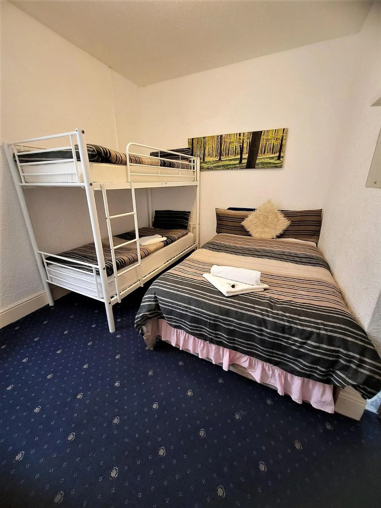 Bed in The Woodland Hotel