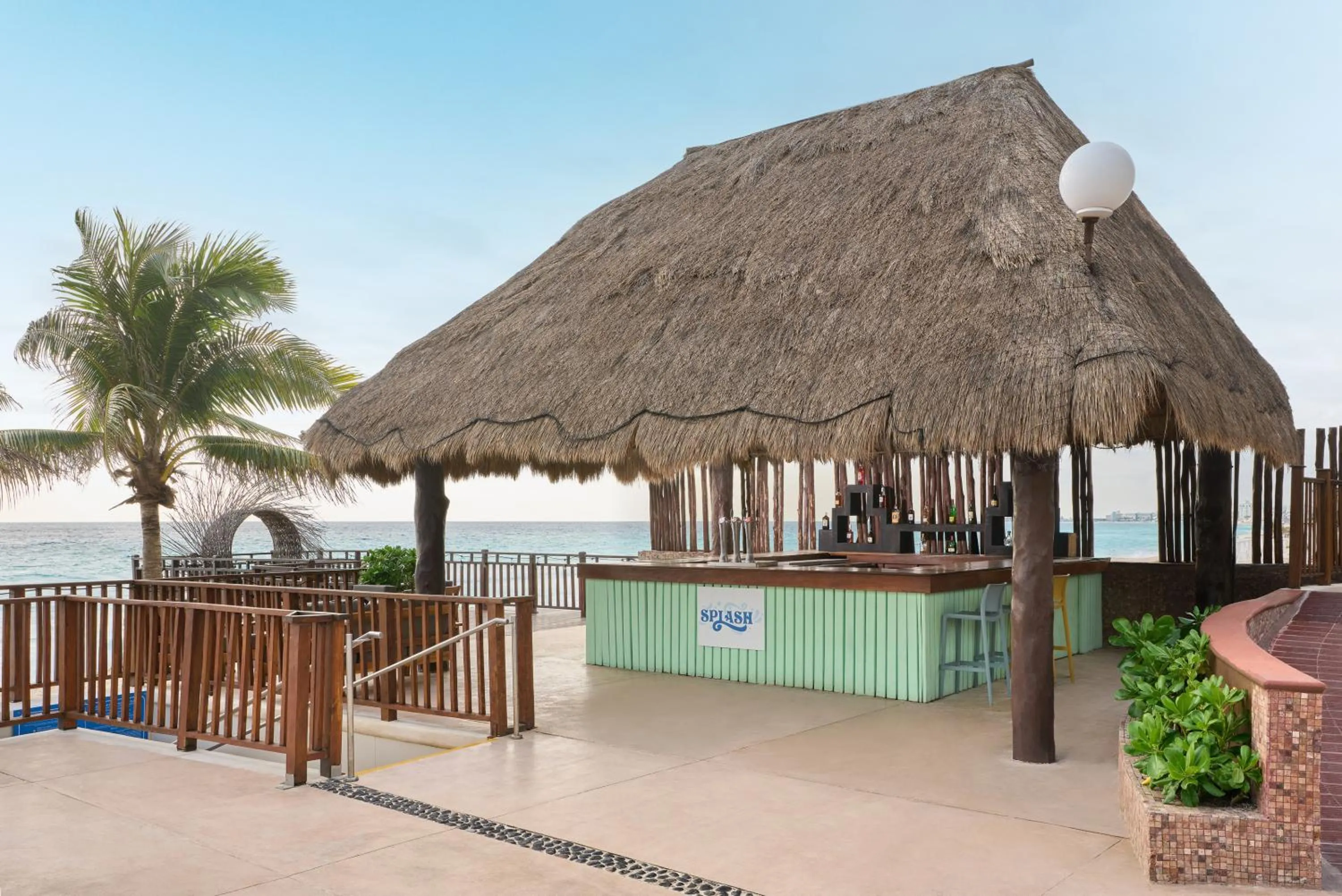 Lounge or bar in Seadust Cancun Family Resort - All Inclusive