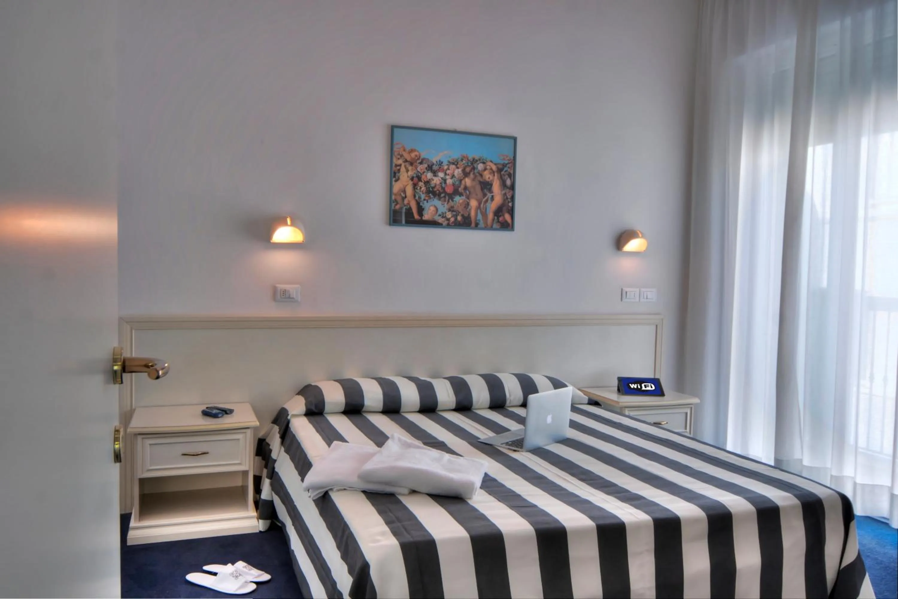 Day, Bed in Residence Divina