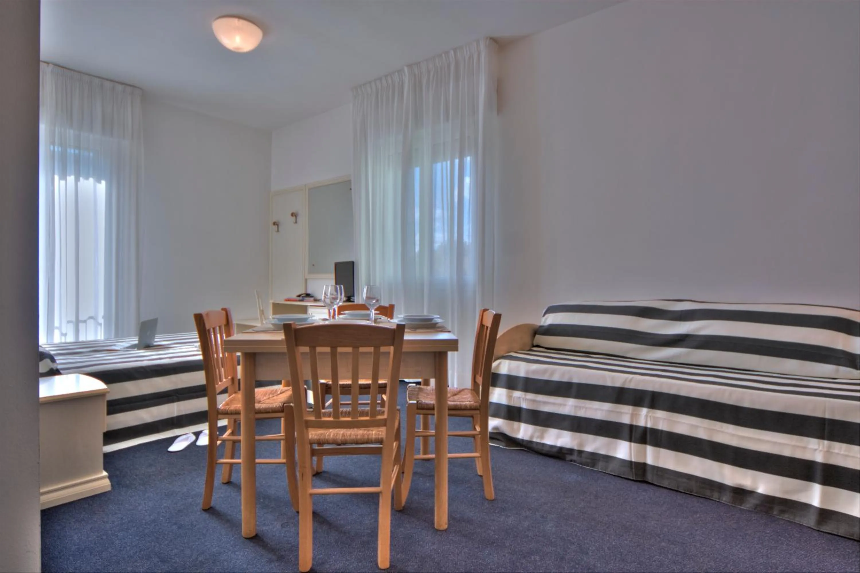 Photo of the whole room, Bed in Residence Divina