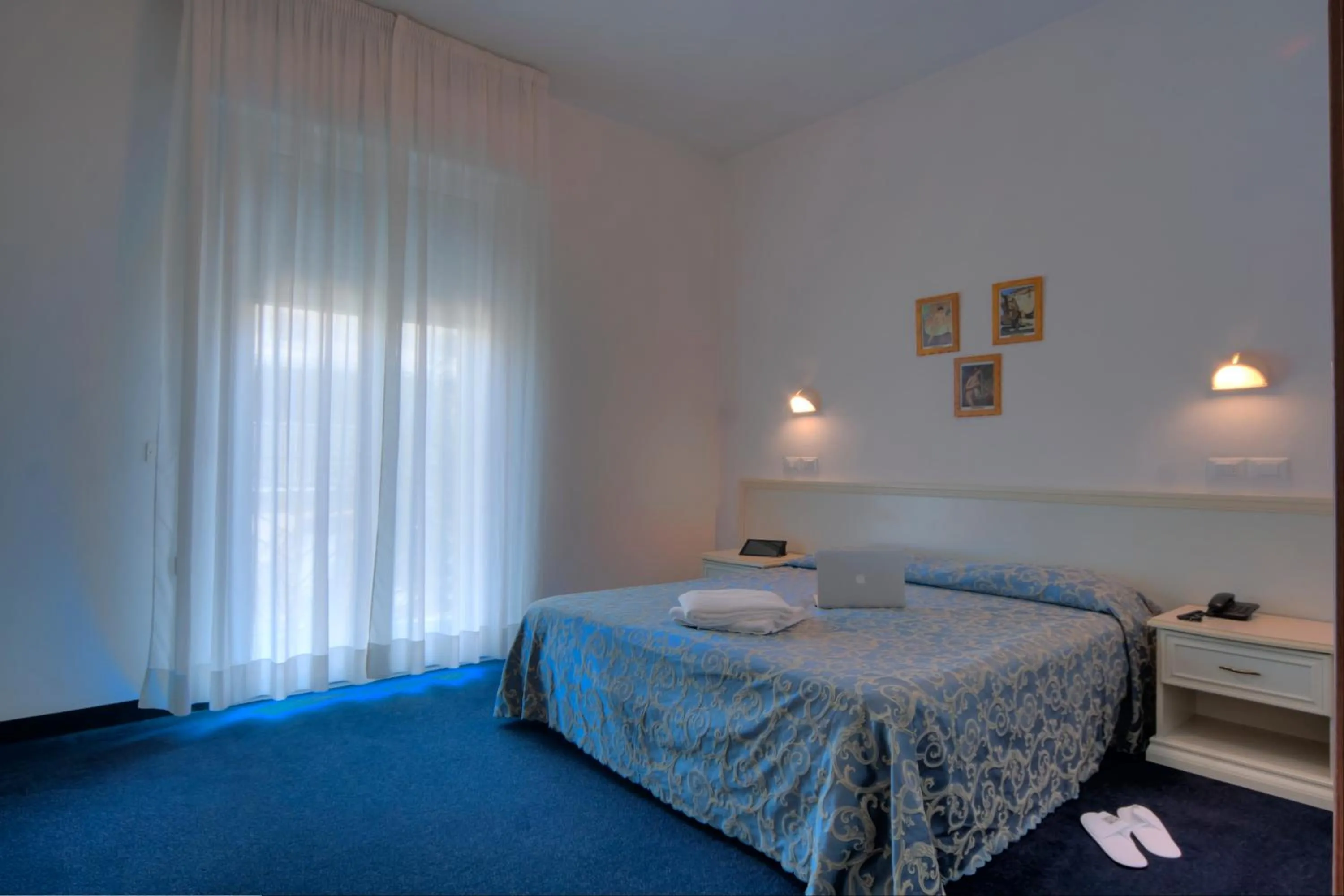 Day, Bed in Residence Divina