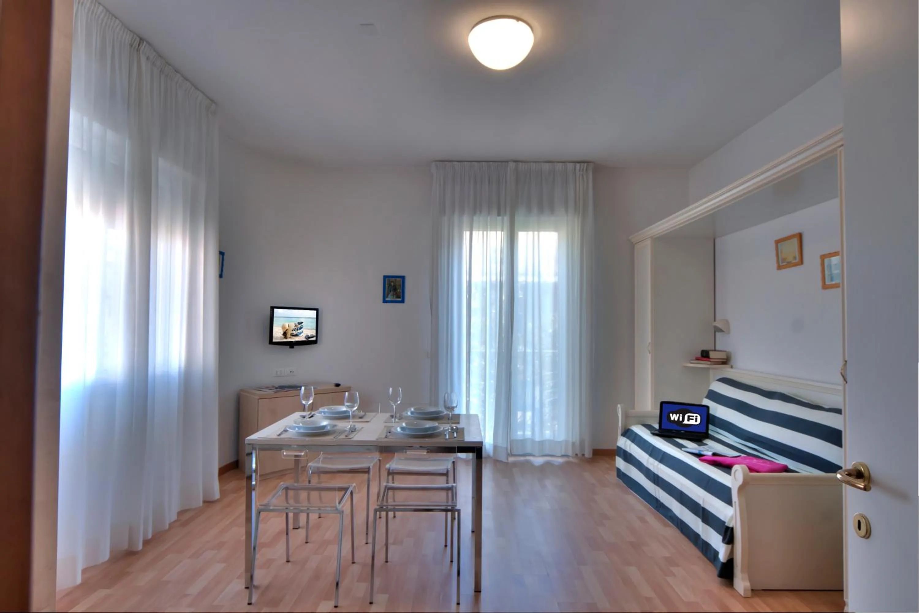 Day, Bed in Residence Divina