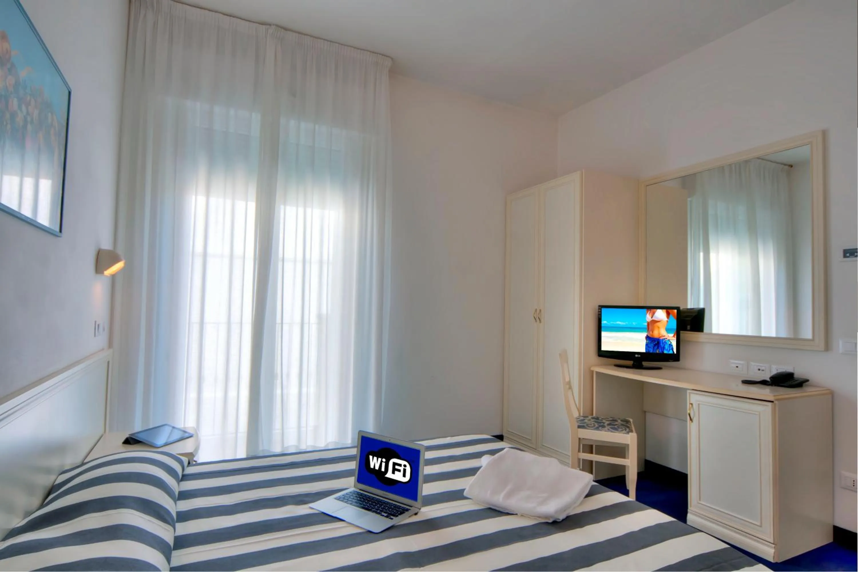 Day, Bed in Residence Divina