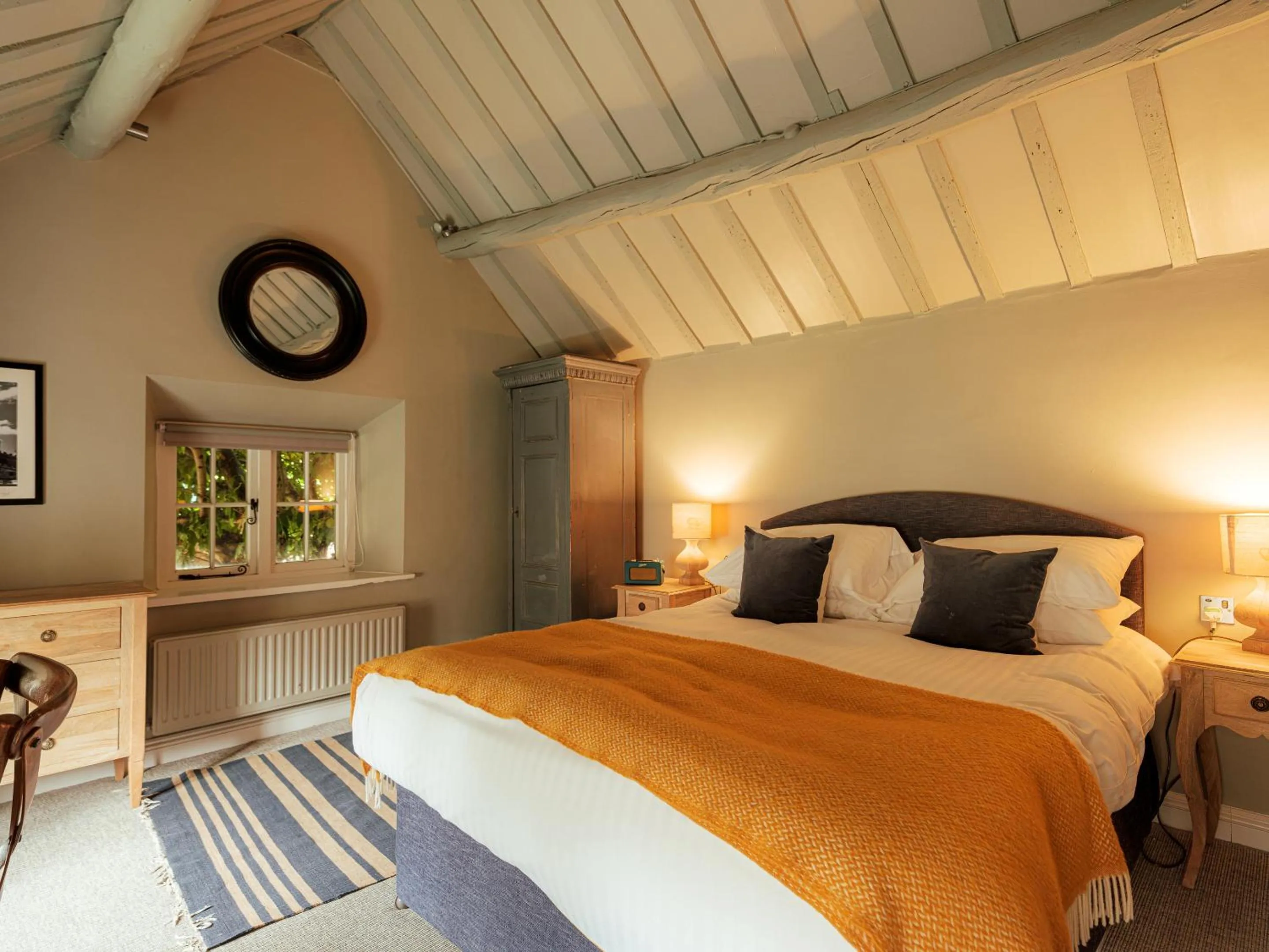 Bedroom, Bed in New Inn at Coln