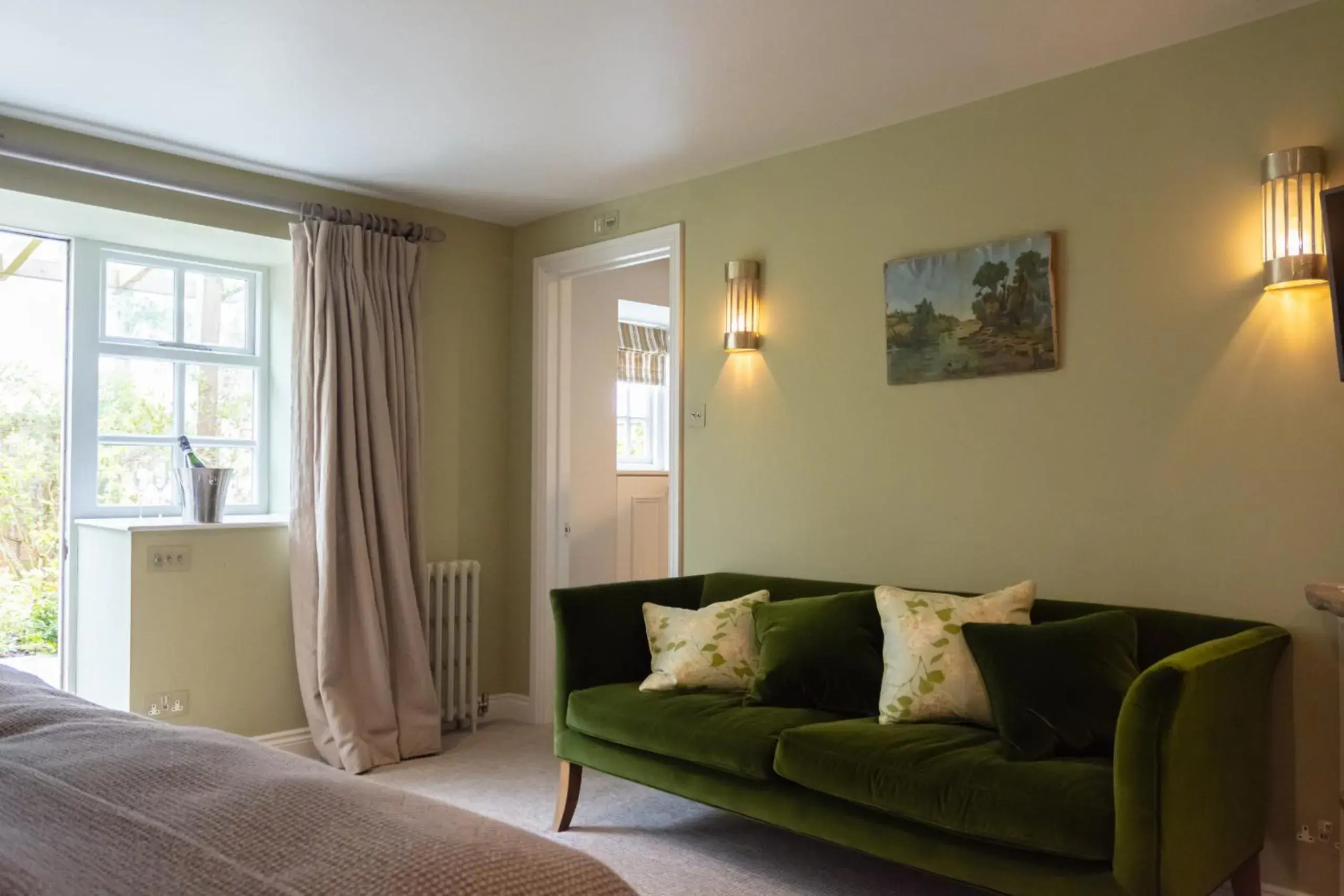 Suite with Terrace in New Inn at Coln Suite with Terrace in New Inn at Coln