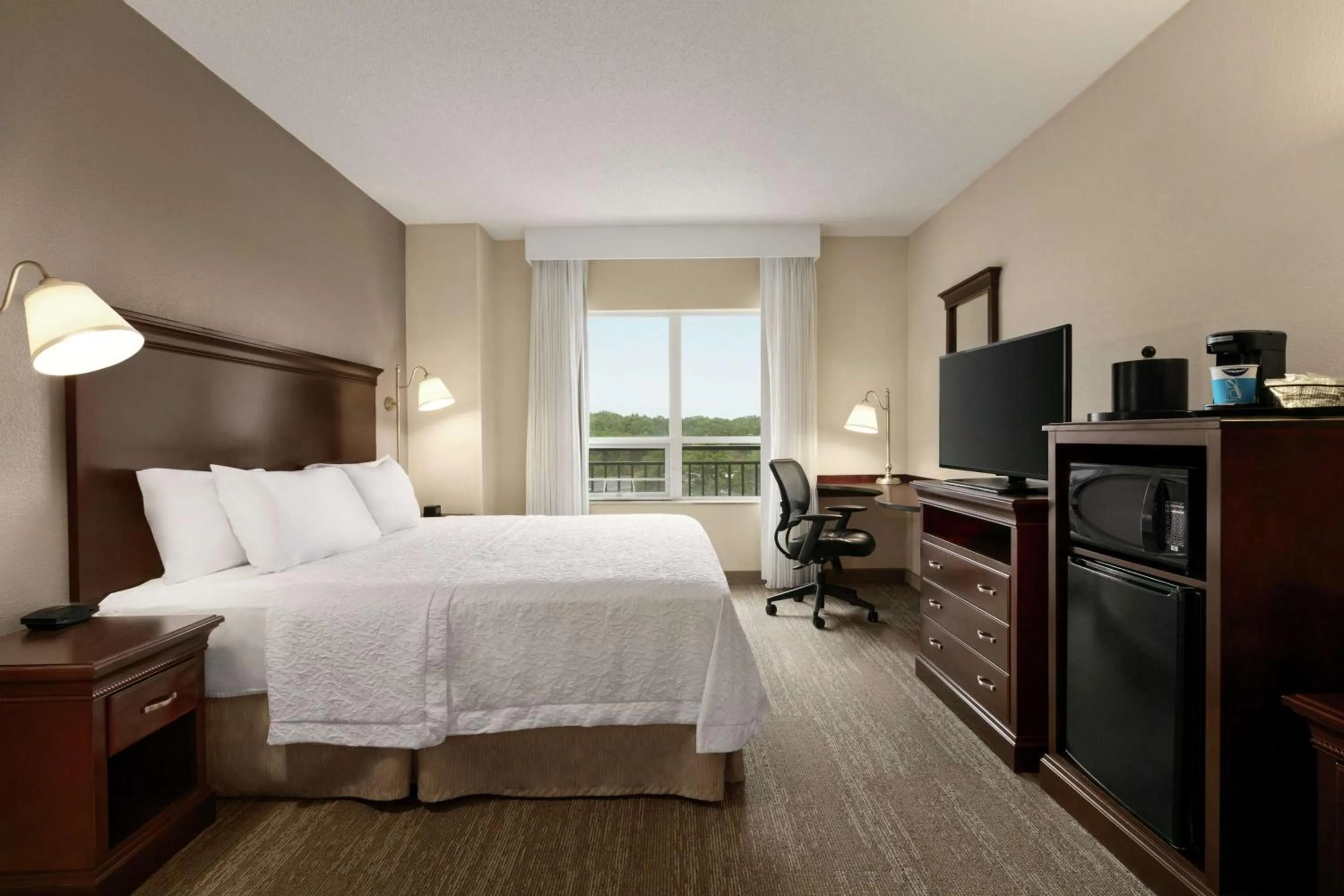 Bedroom, Bed in Hampton Inn & Suites Washington-Dulles International Airport
