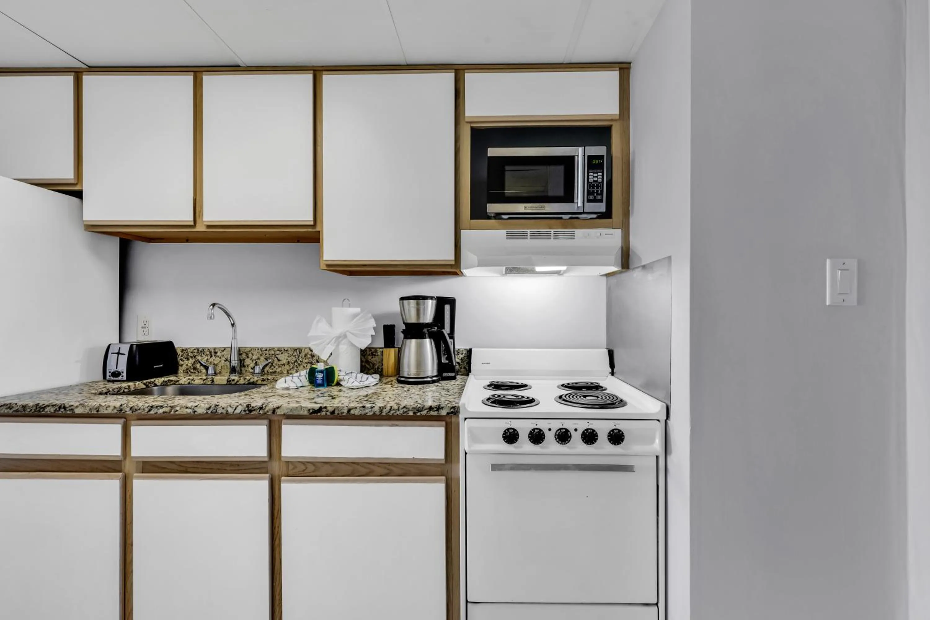 Kitchen or kitchenette in Boardwalk Beach Resort Condo w Oceanfront Balcony