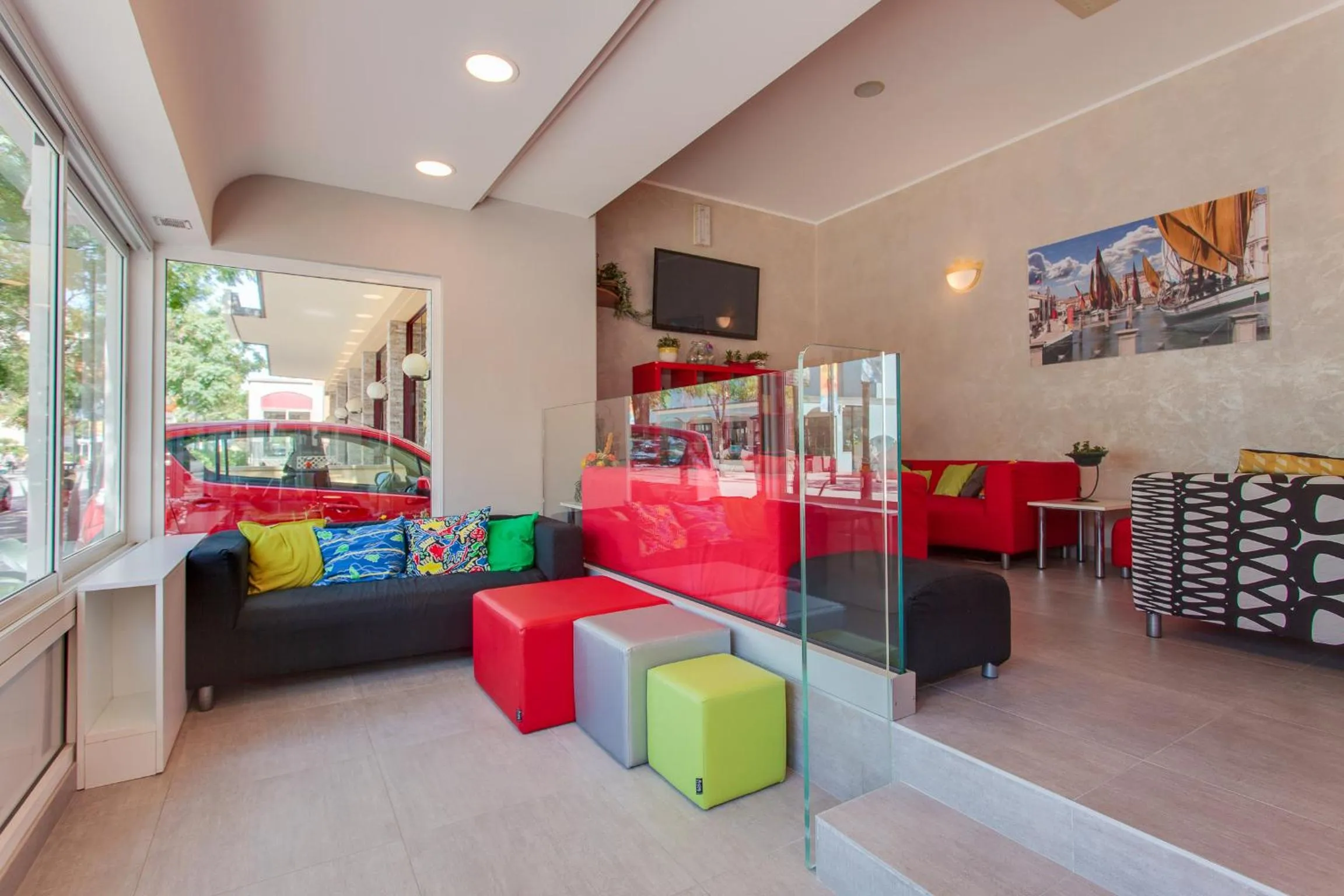 Communal lounge/ TV room in Hotel Sandra