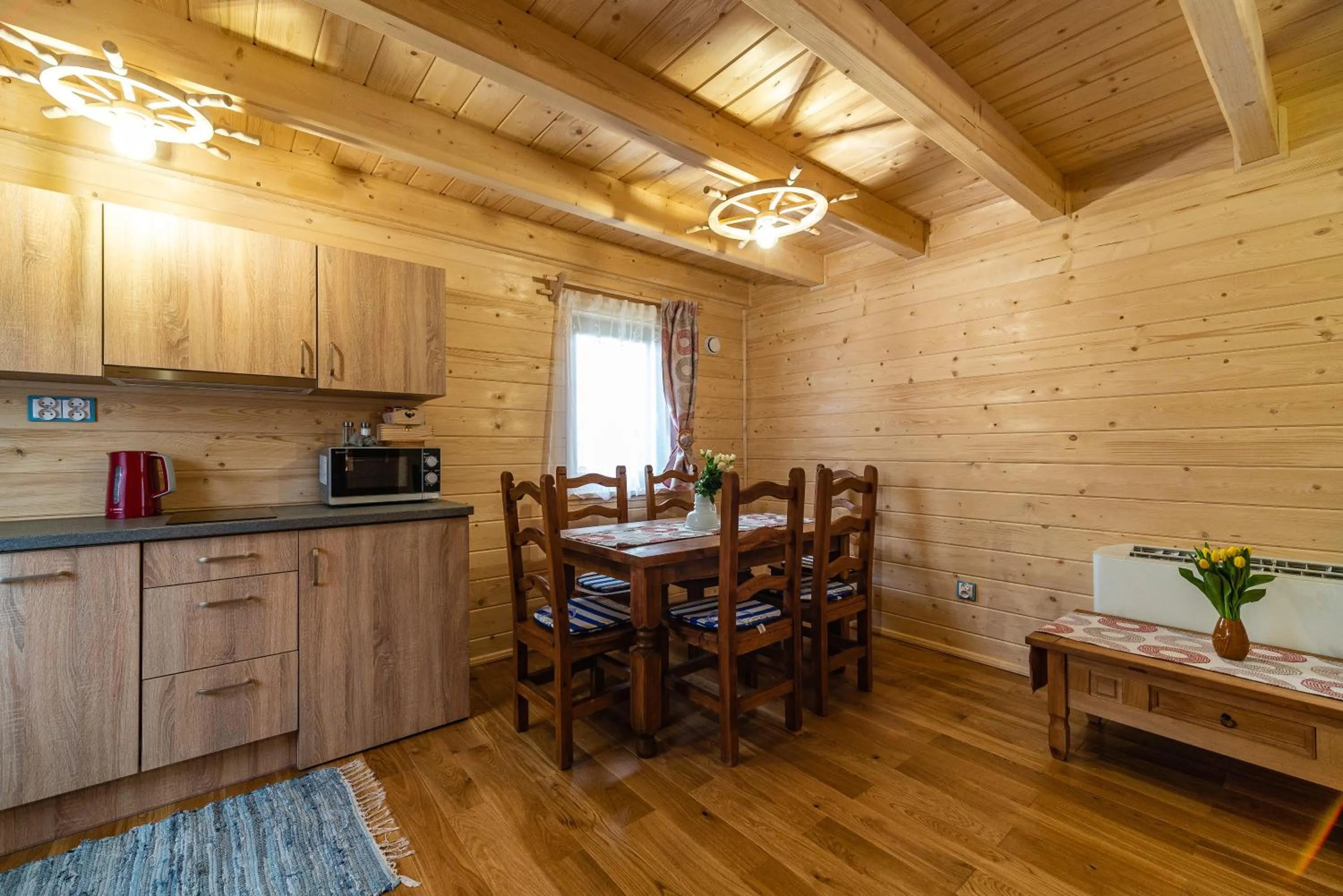 Kitchen or kitchenette in Eko domki MaMastra Szaflary