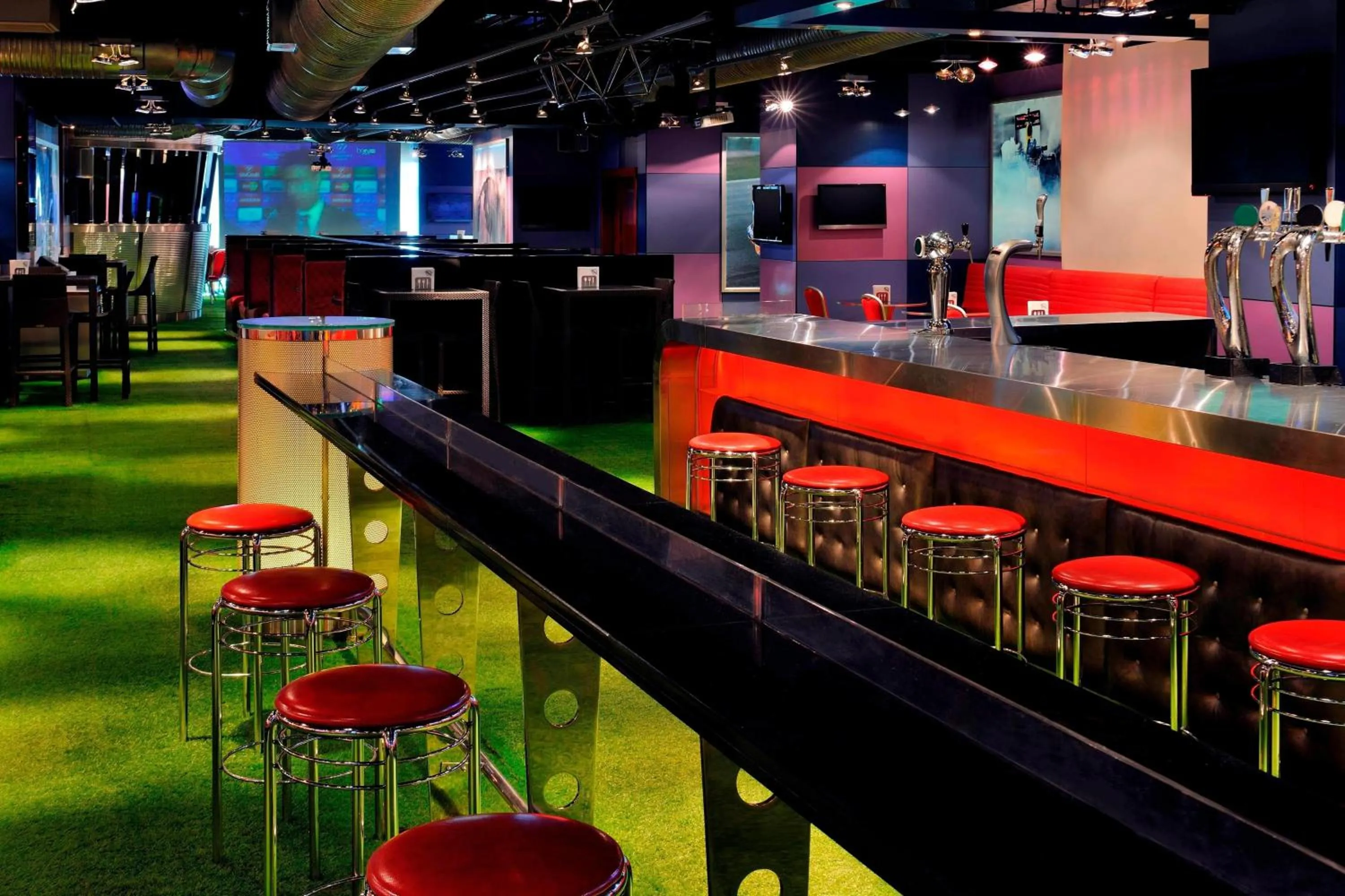 Lounge or bar in Marriott Marquis City Center Doha Hotel