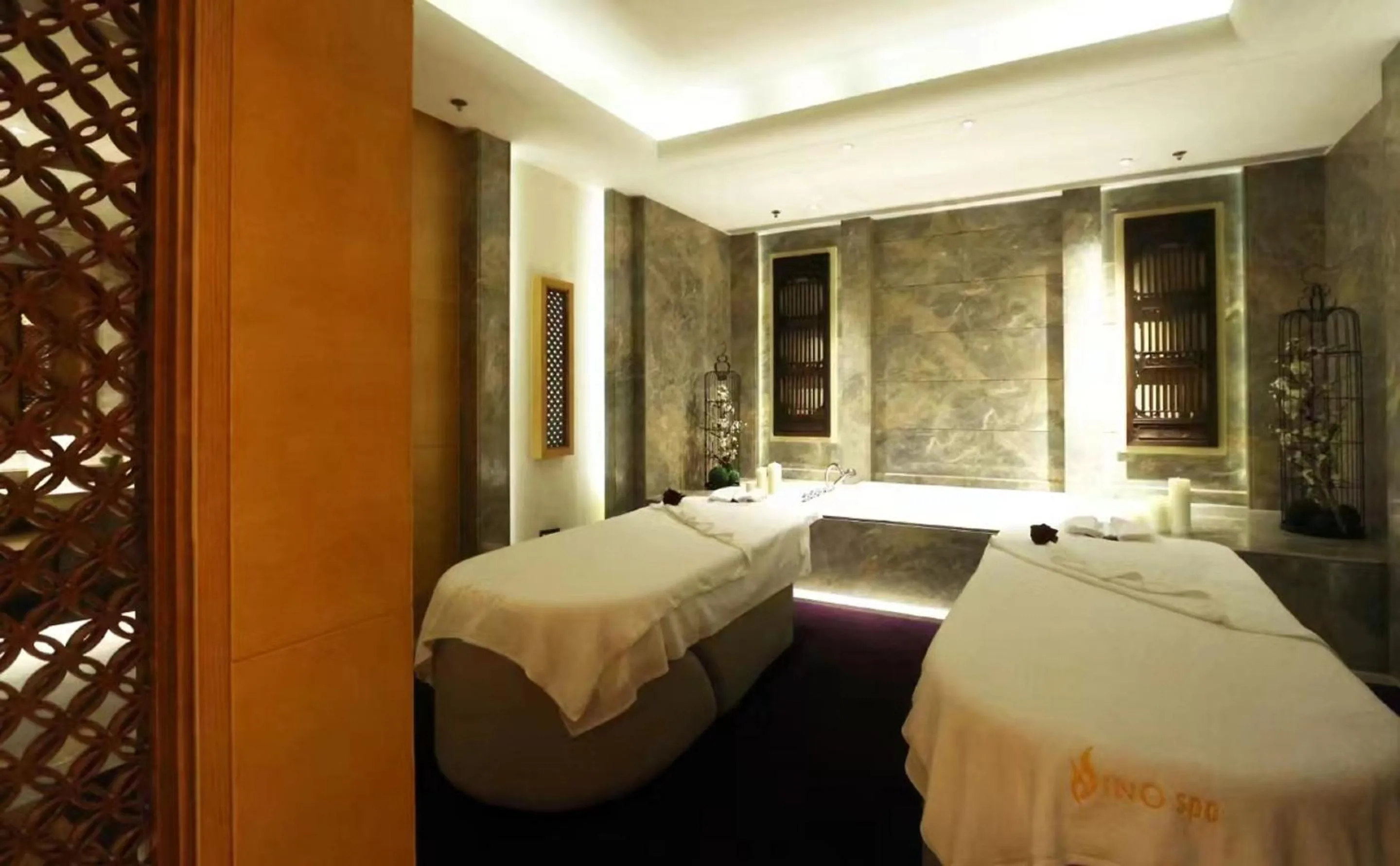 Spa and wellness centre/facilities, Bed in Shanghai Marriott Marquis City Centre
