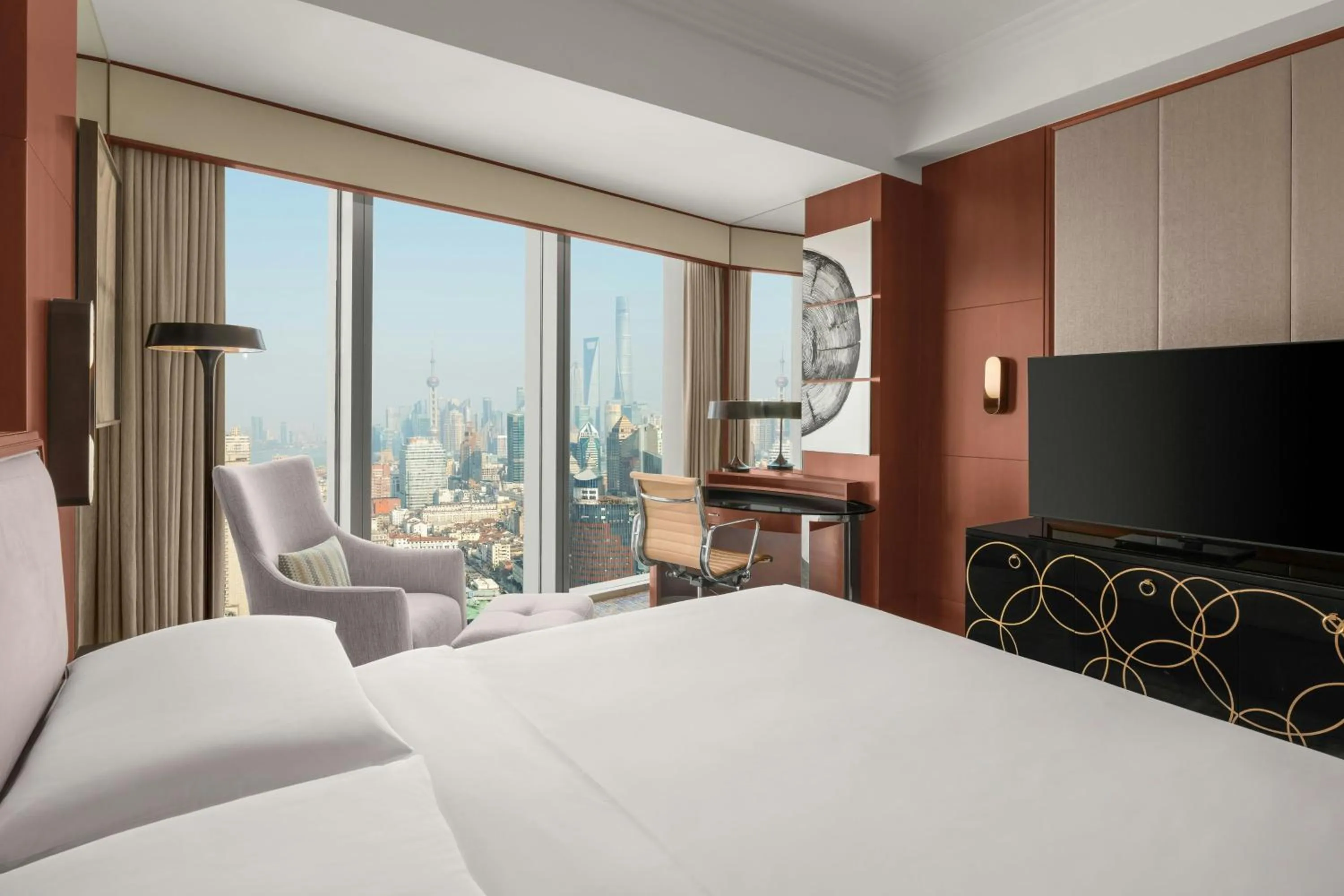 Photo of the whole room, Bed in Shanghai Marriott Marquis City Centre