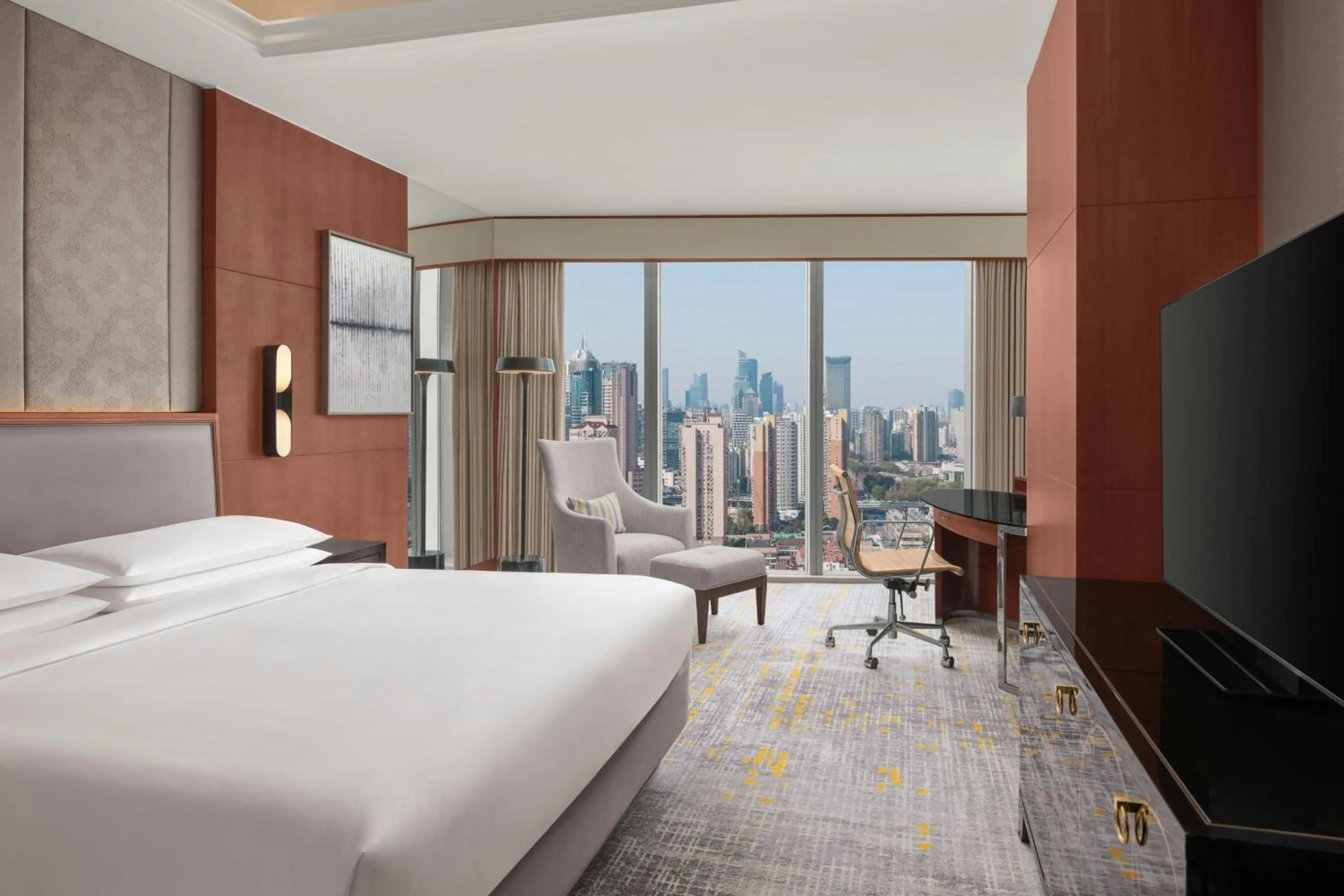 Photo of the whole room, Bed in Shanghai Marriott Marquis City Centre