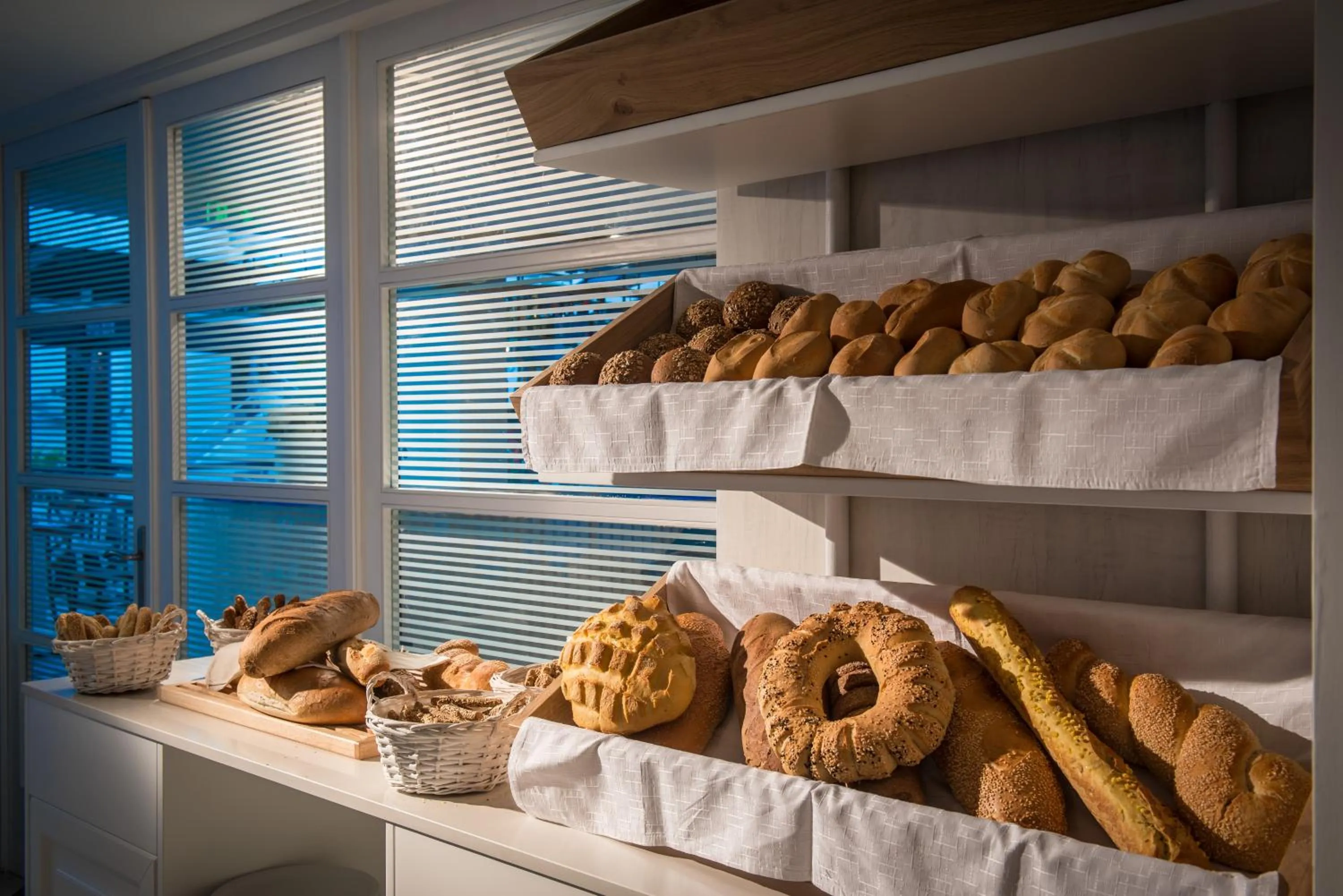 Food and drinks in Mari Kristin Beach Hotel