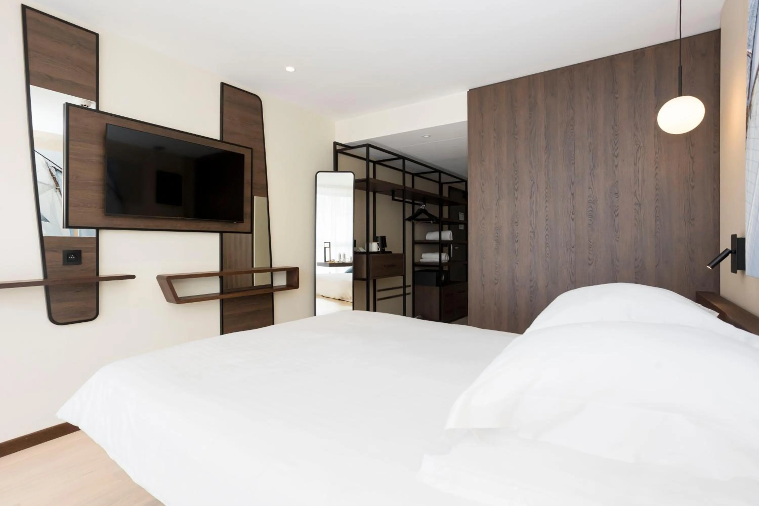 Bed in Royal Antibes - Luxury Hotel, Résidence, Beach & Spa